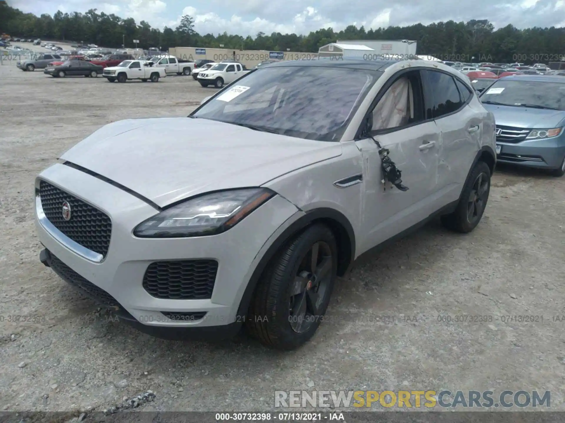 2 Фотография поврежденного автомобиля SADFK2FX7L1009835 JAGUAR E-PACE 2020