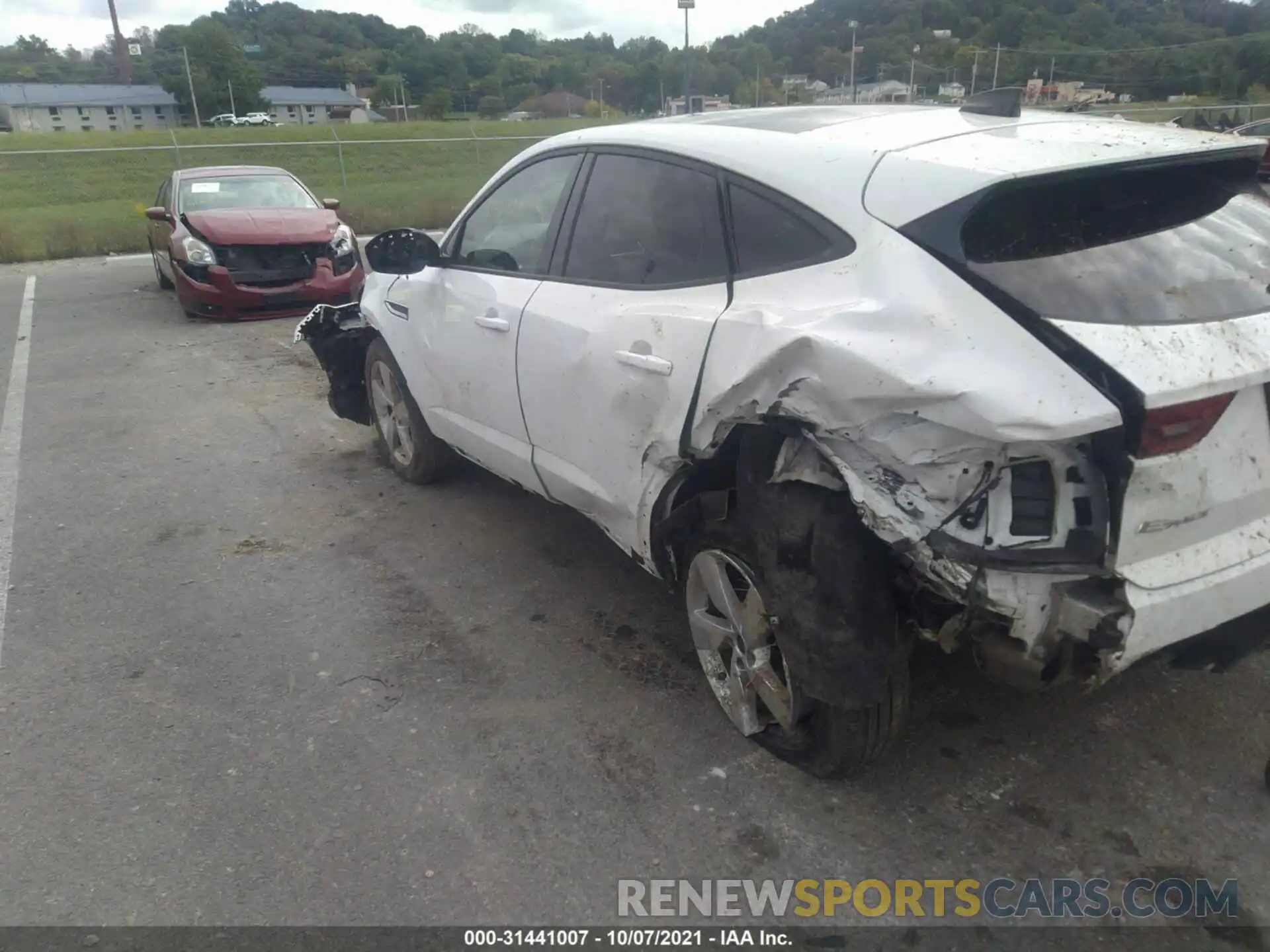 6 Photograph of a damaged car SADFK2FX9L1Z80898 JAGUAR E-PACE 2020