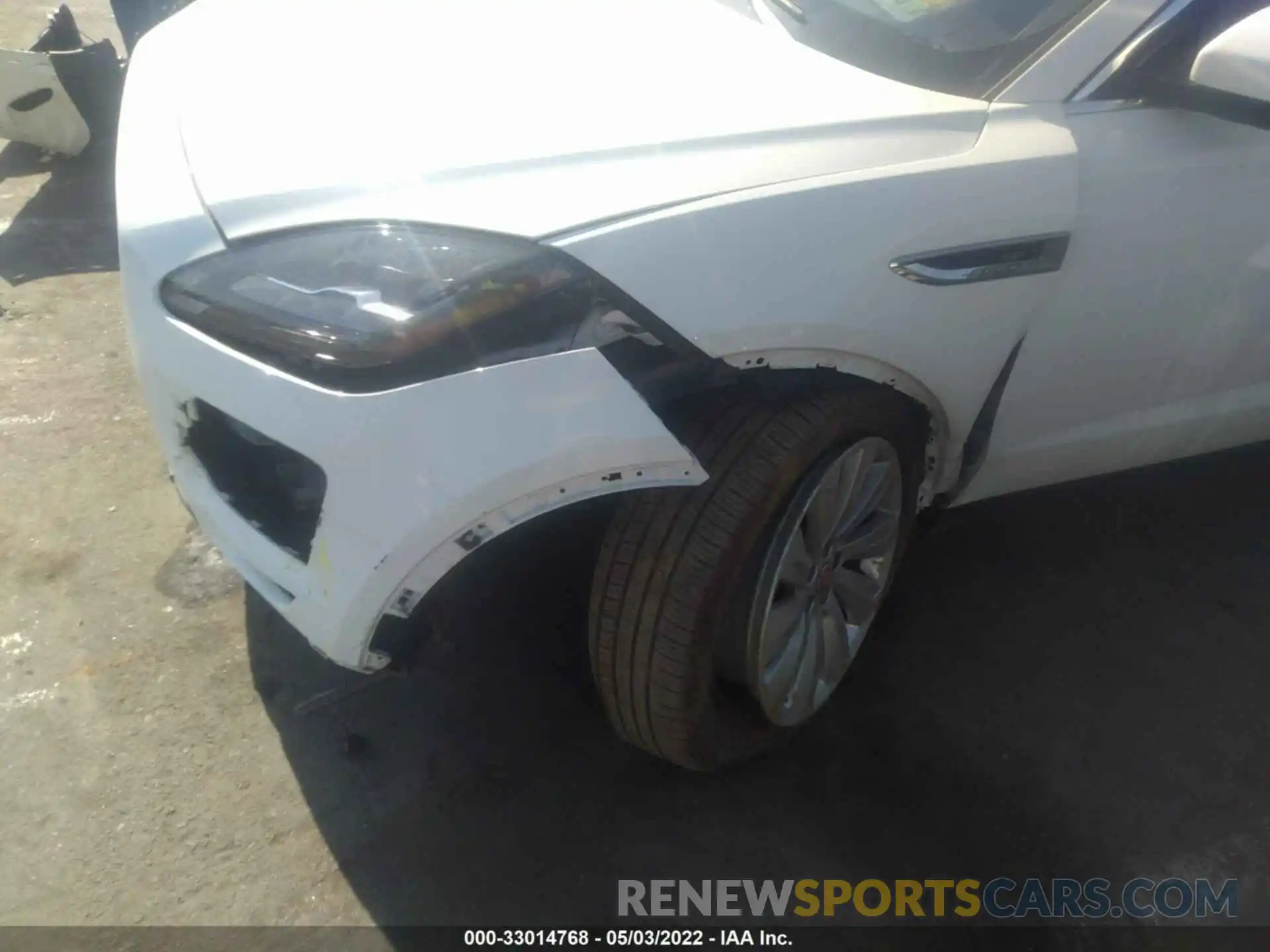 6 Photograph of a damaged car SADFP2FX4L1004609 JAGUAR E-PACE 2020