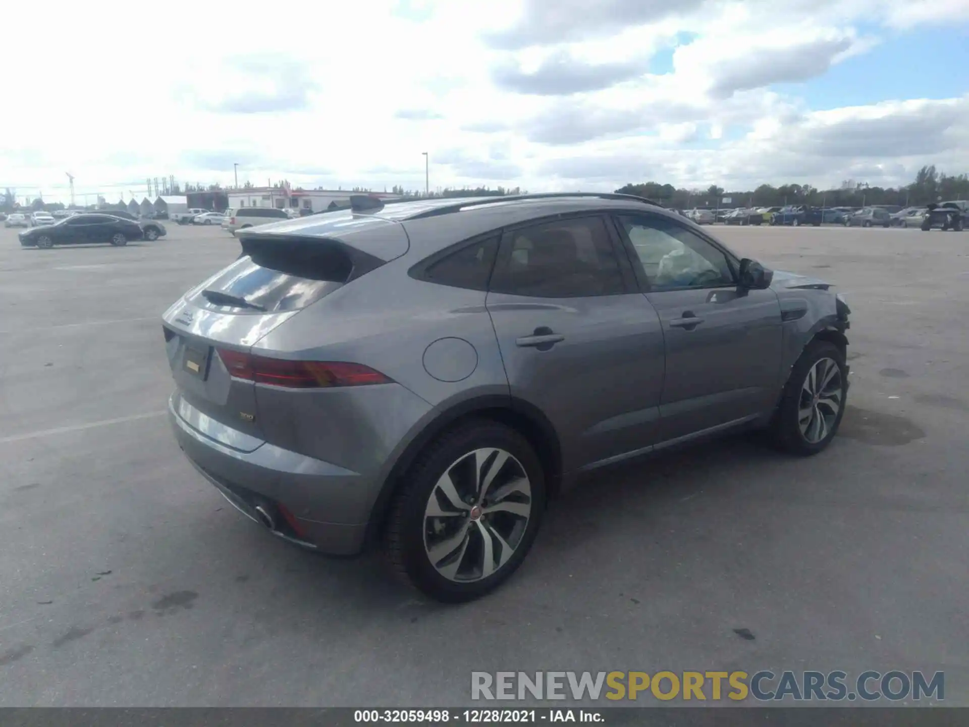 4 Photograph of a damaged car SADF12GX1M1017299 JAGUAR E-PACE 2021