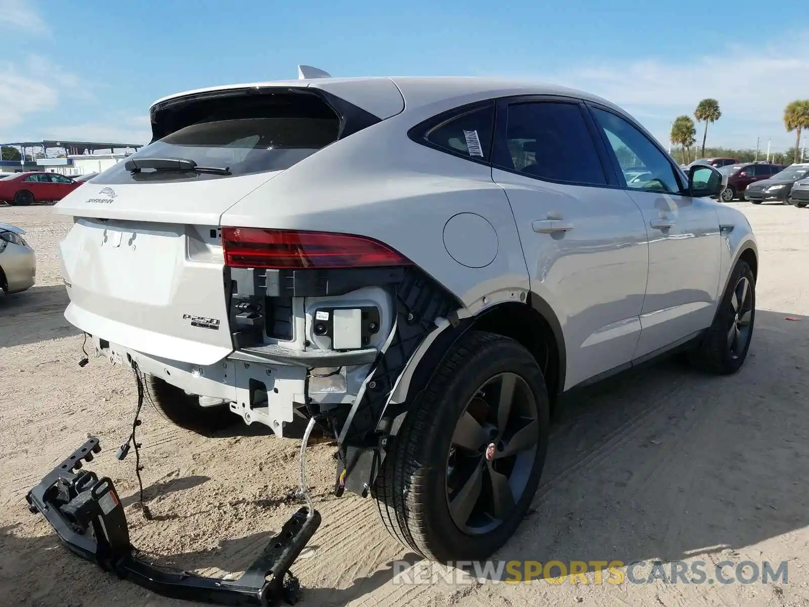 4 Фотография поврежденного автомобиля SADFP2FX4K1Z44794 JAGUAR E-PACE SE 2019