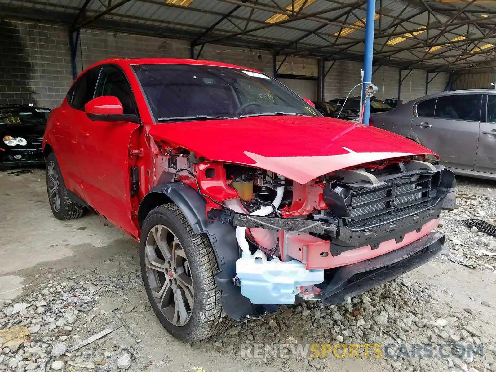 1 Фотография поврежденного автомобиля SADFP2FX7L1Z83994 JAGUAR E-PACE SE 2020