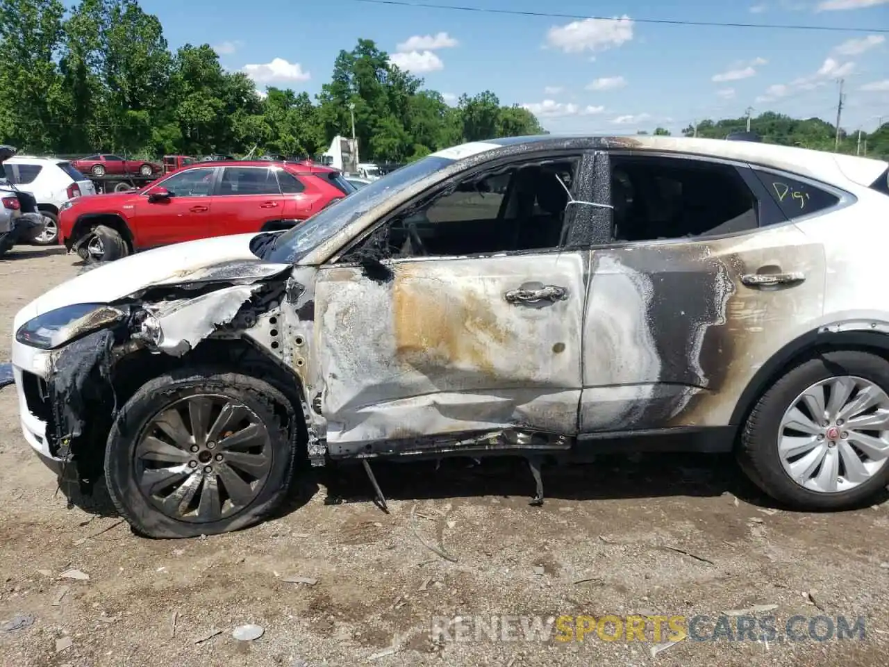 9 Photograph of a damaged car SADFP2FX3L1Z88710 JAGUAR ETYPE 2020