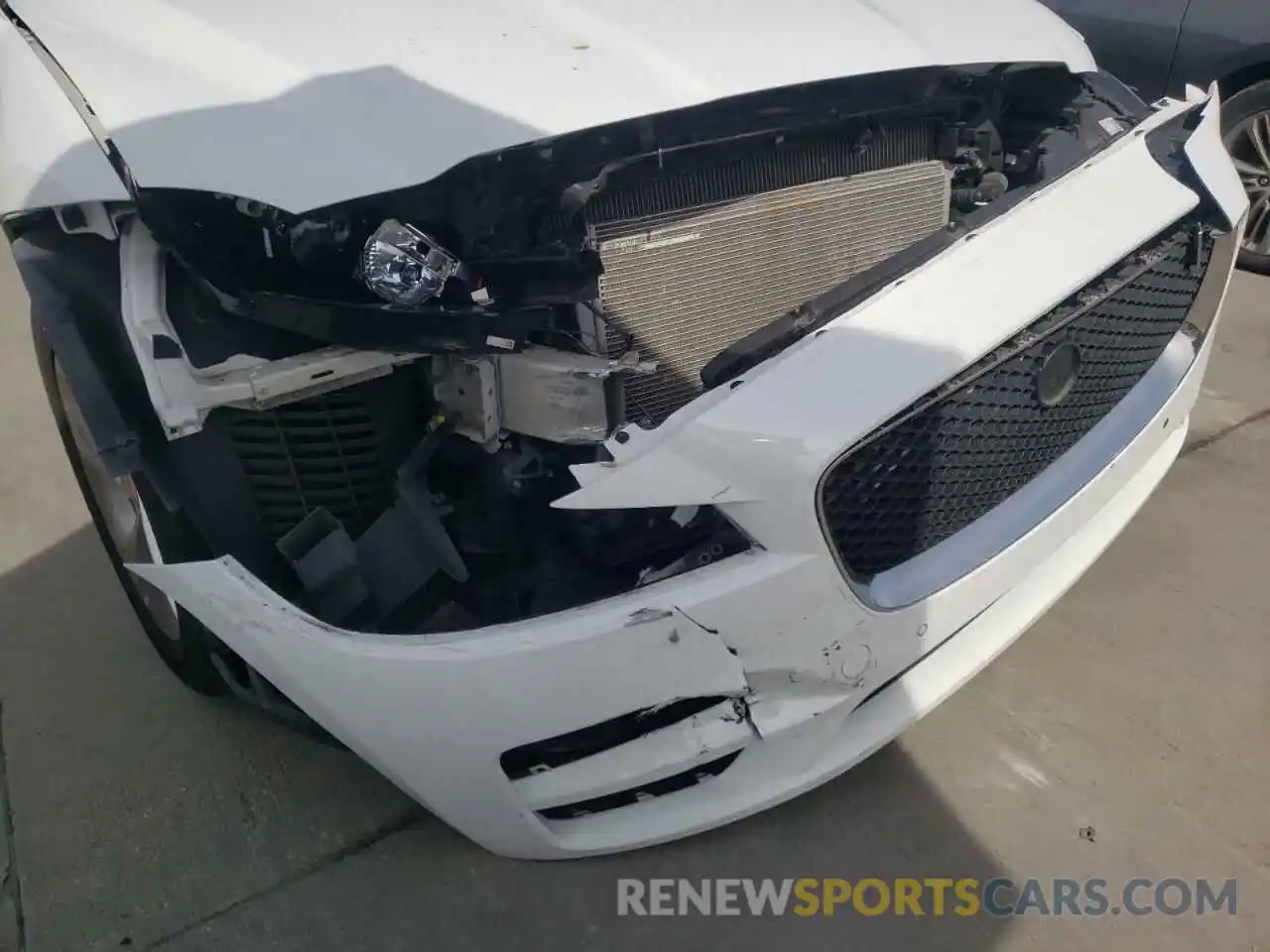 9 Photograph of a damaged car SADCJ2FN7KA607331 JAGUAR F-PACE 2019