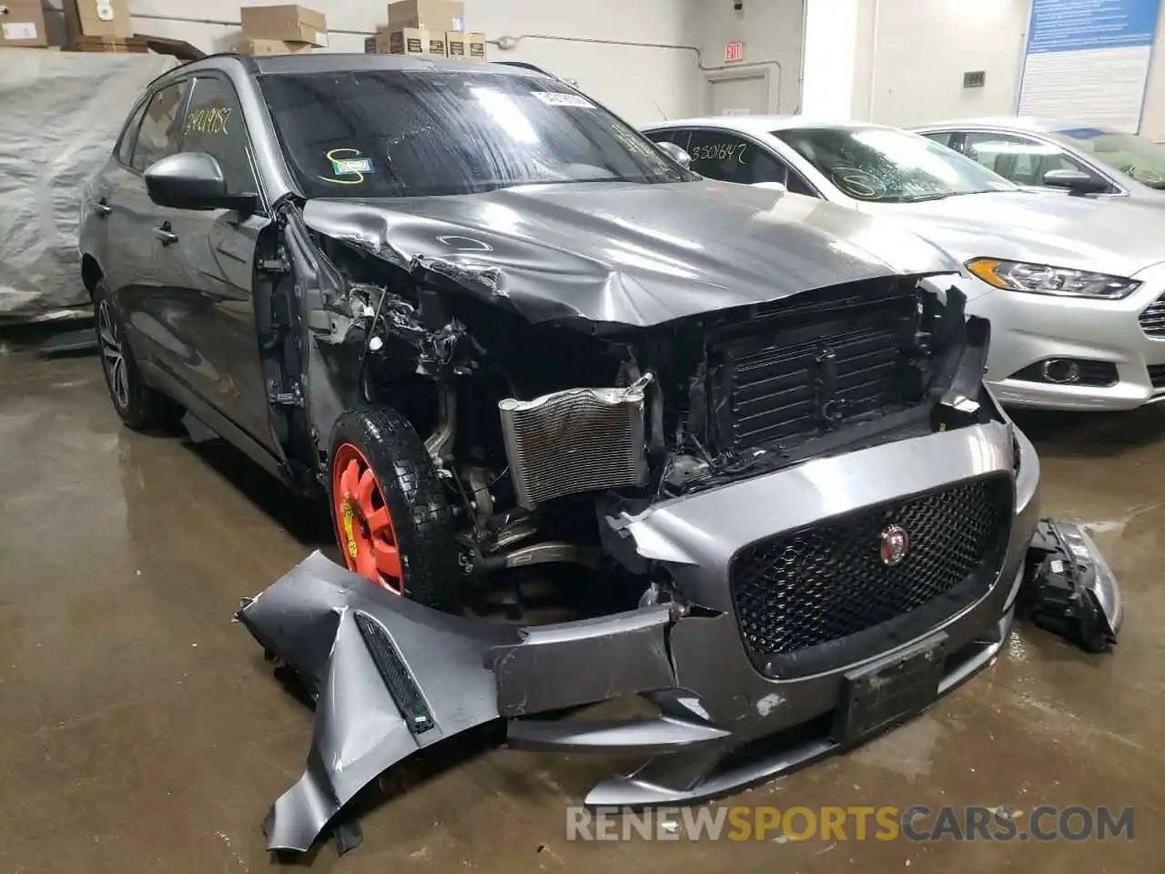 1 Photograph of a damaged car SADCJ2FX0KA395955 JAGUAR F-PACE 2019