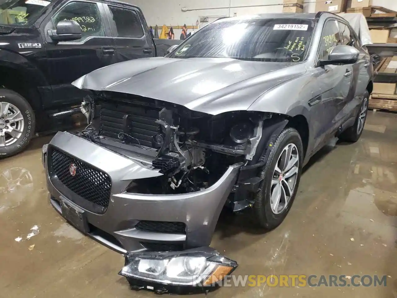 2 Photograph of a damaged car SADCJ2FX0KA395955 JAGUAR F-PACE 2019