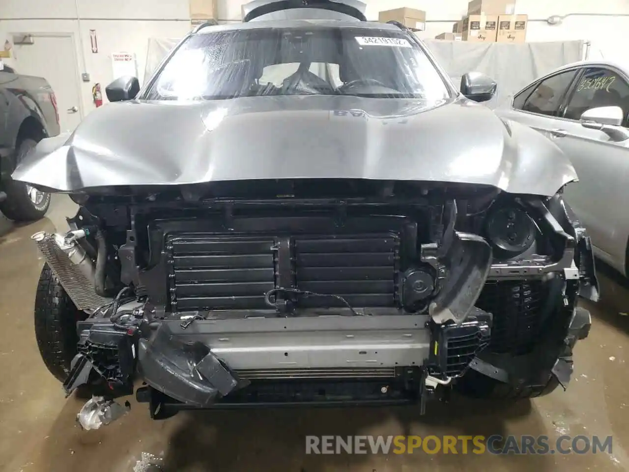 9 Photograph of a damaged car SADCJ2FX0KA395955 JAGUAR F-PACE 2019