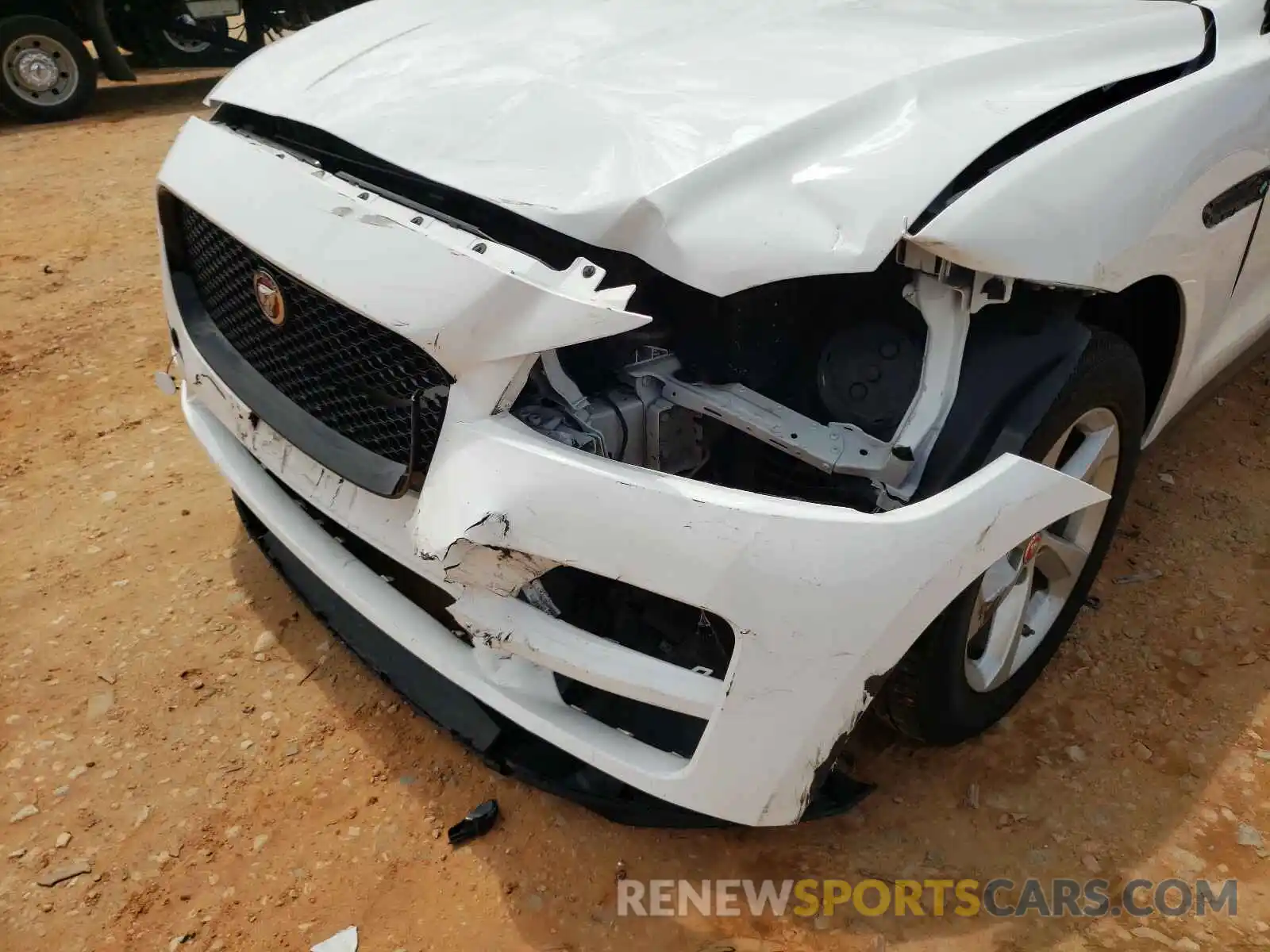 9 Photograph of a damaged car SADCJ2FX1KA602305 JAGUAR F-PACE 2019