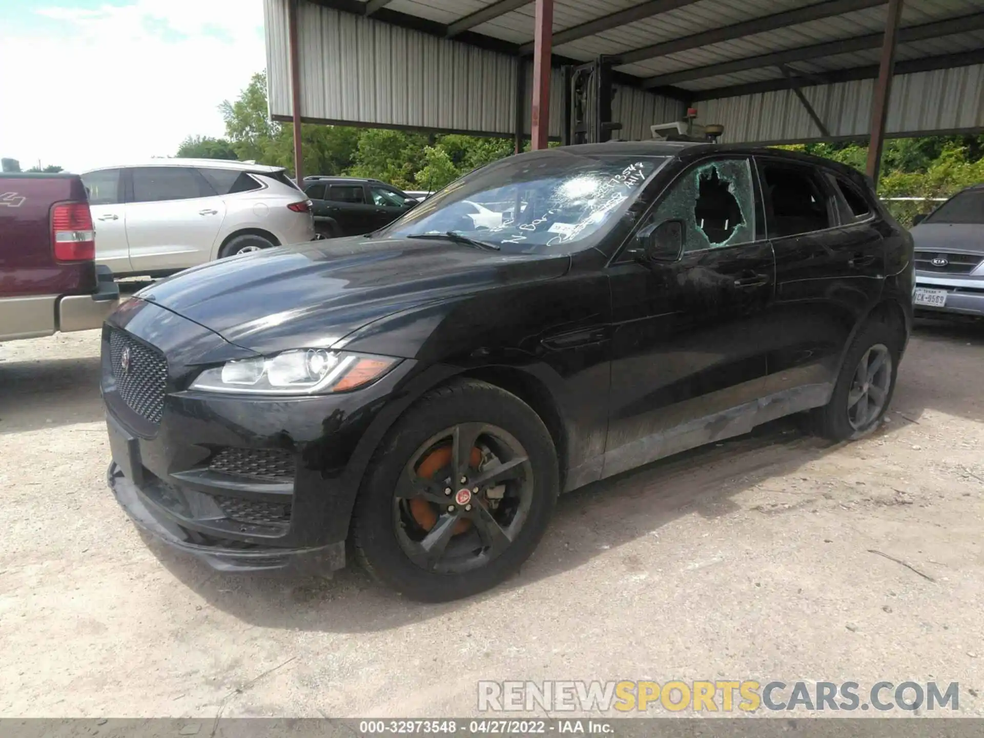 2 Фотография поврежденного автомобиля SADCJ2FX1KA604443 JAGUAR F-PACE 2019