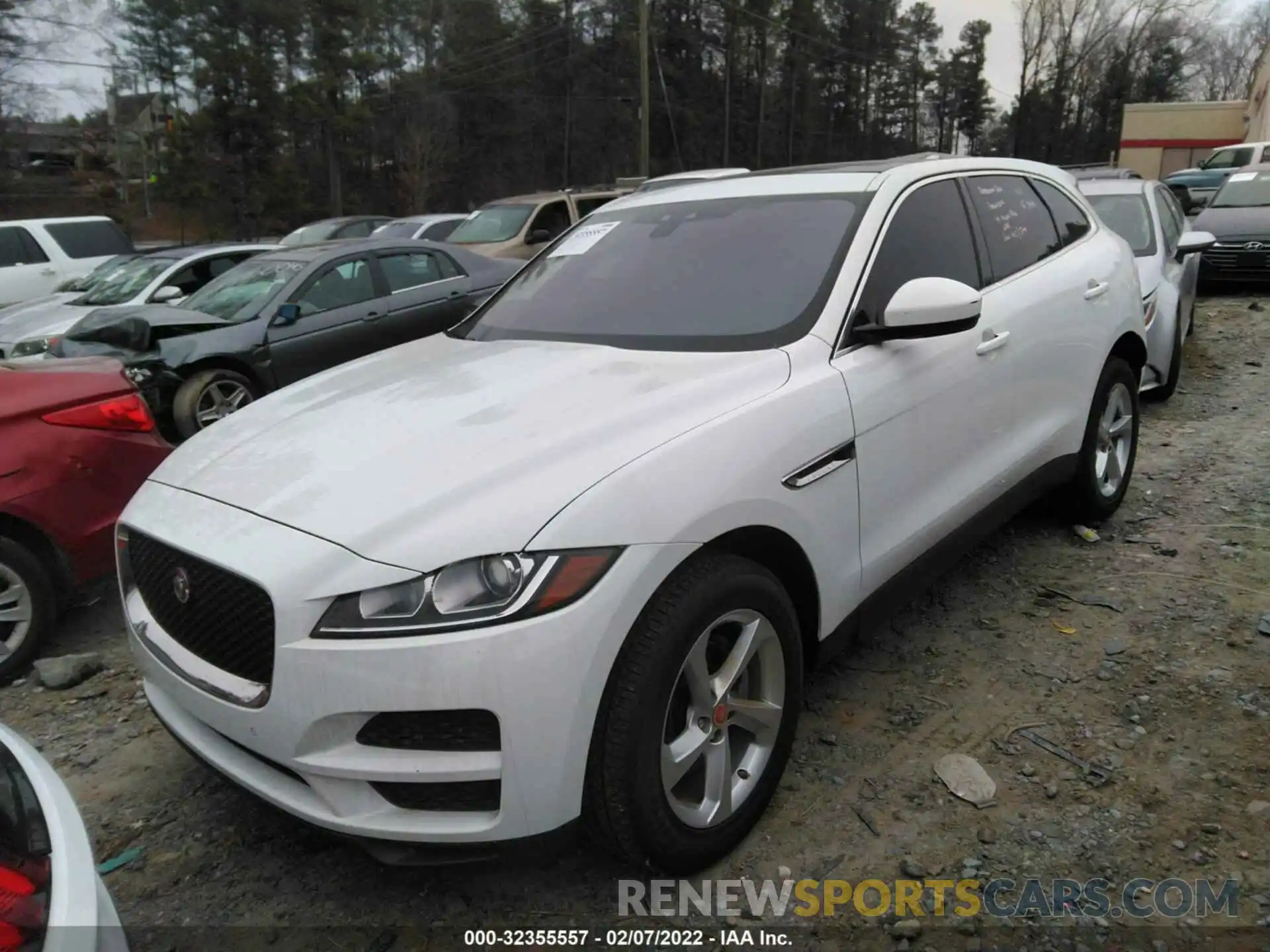 2 Фотография поврежденного автомобиля SADCJ2FX2KA360057 JAGUAR F-PACE 2019