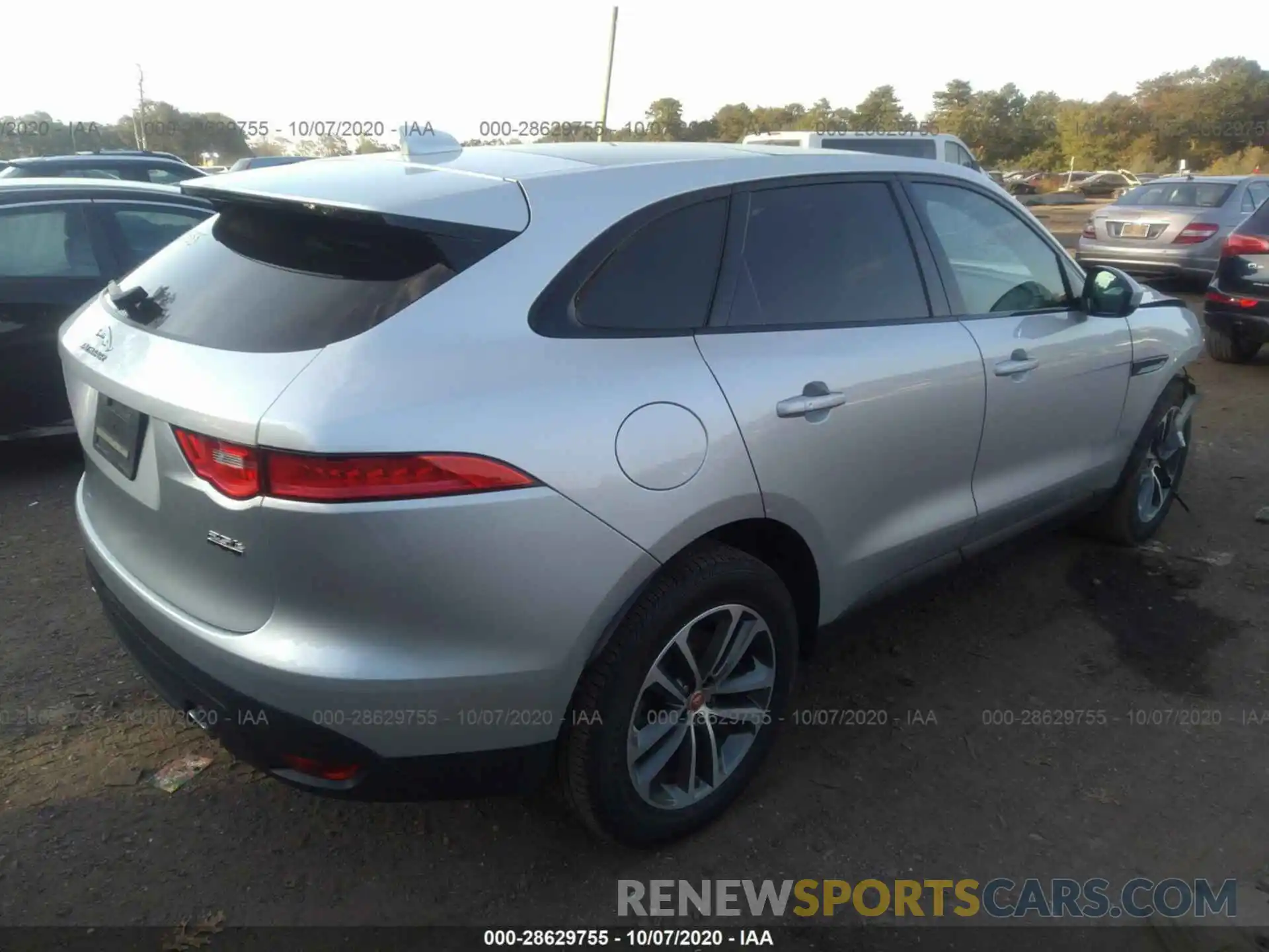 4 Photograph of a damaged car SADCJ2FX2KA396072 JAGUAR F-PACE 2019