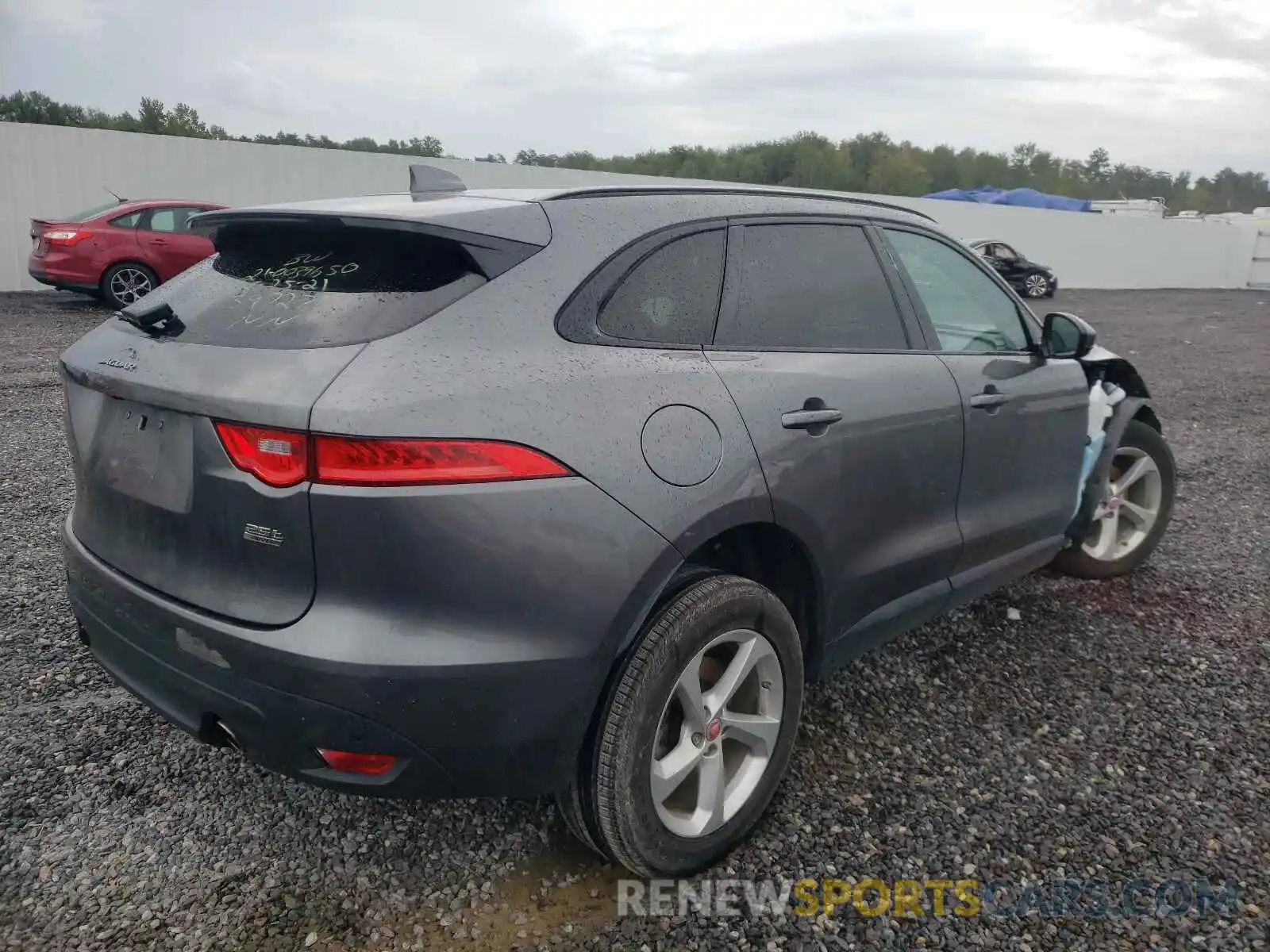 4 Фотография поврежденного автомобиля SADCJ2FX2KA397271 JAGUAR F-PACE 2019