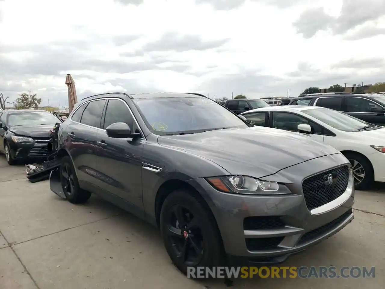 1 Photograph of a damaged car SADCJ2FX2KA601180 JAGUAR F-PACE 2019