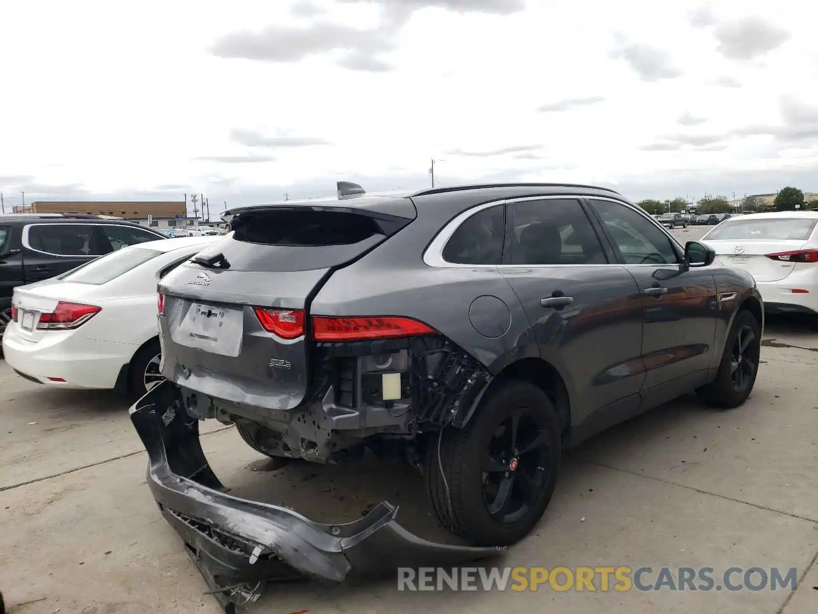 4 Фотография поврежденного автомобиля SADCJ2FX2KA601180 JAGUAR F-PACE 2019