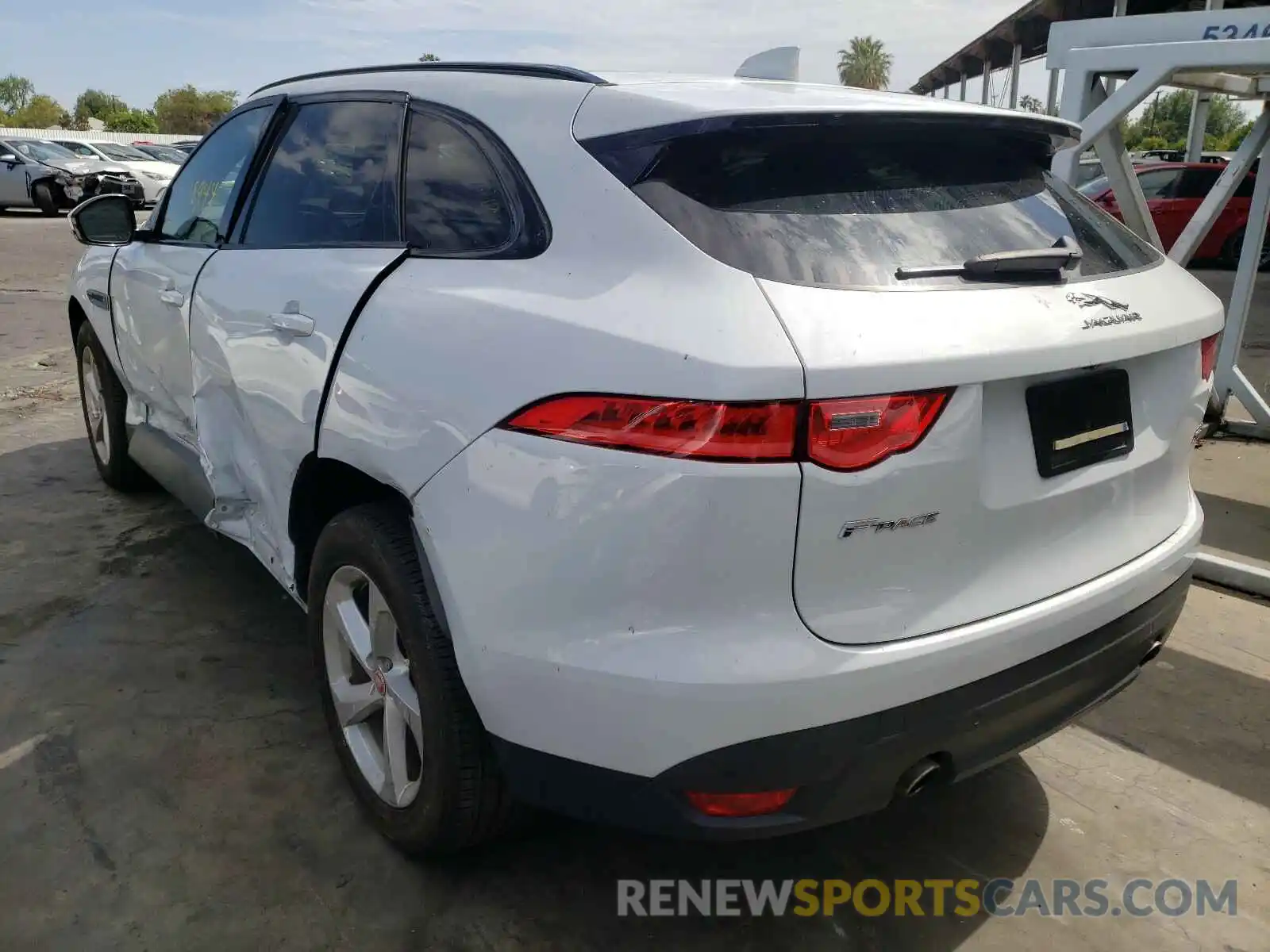 3 Фотография поврежденного автомобиля SADCJ2FX3KA368331 JAGUAR F-PACE 2019