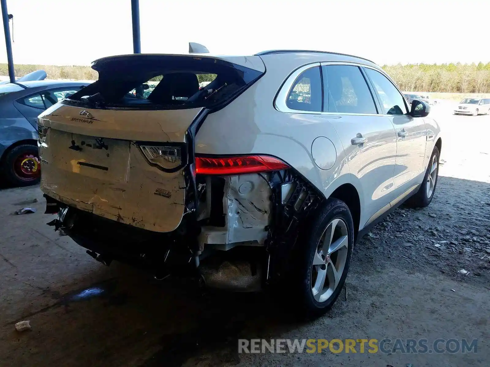 4 Photograph of a damaged car SADCJ2FX3KA368653 JAGUAR F-PACE 2019