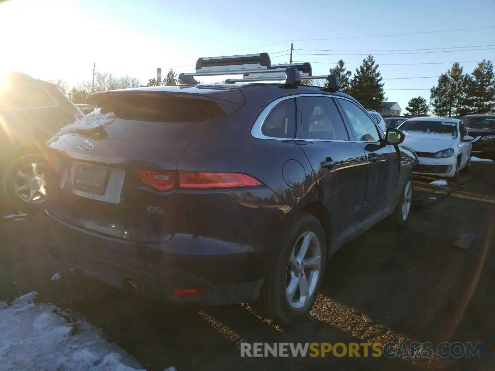 4 Photograph of a damaged car SADCJ2FX3KA368846 JAGUAR F-PACE 2019