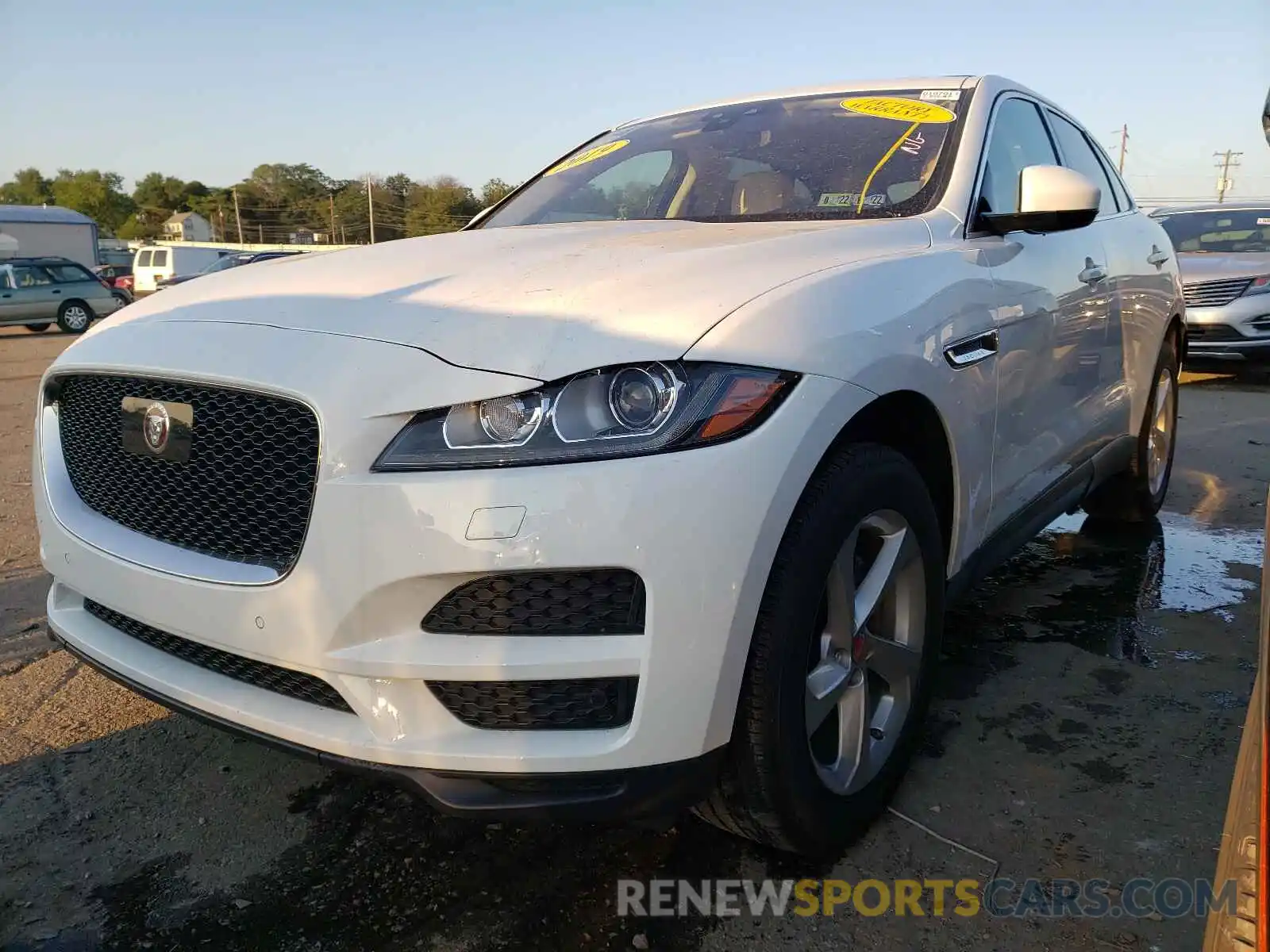 2 Фотография поврежденного автомобиля SADCJ2FX4KA357645 JAGUAR F-PACE 2019