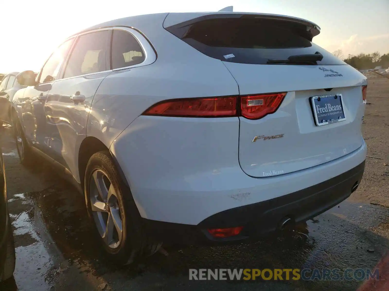 3 Photograph of a damaged car SADCJ2FX4KA357645 JAGUAR F-PACE 2019