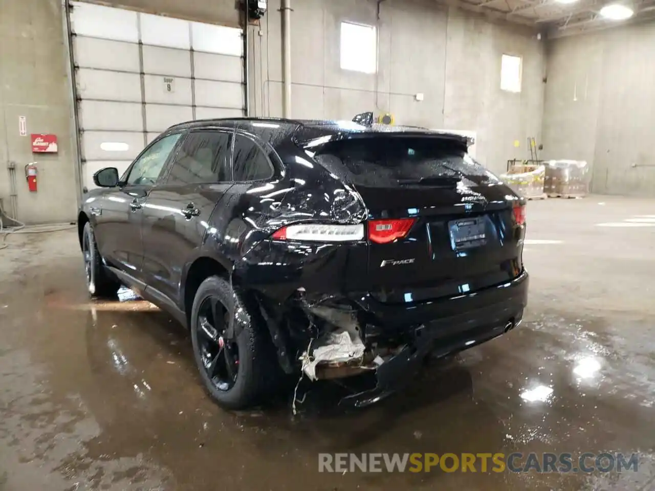 3 Фотография поврежденного автомобиля SADCJ2FX4KA360304 JAGUAR F-PACE 2019