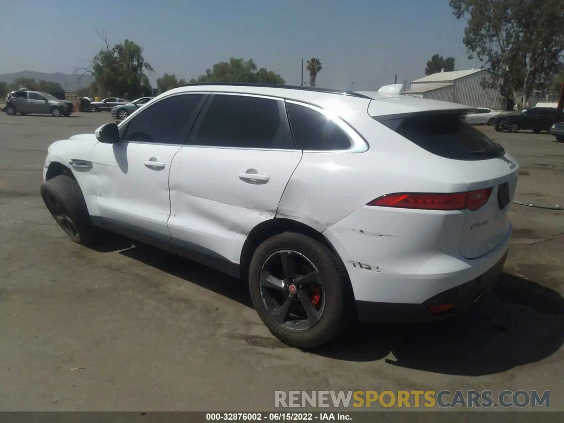 3 Фотография поврежденного автомобиля SADCJ2FX4KA392072 JAGUAR F-PACE 2019