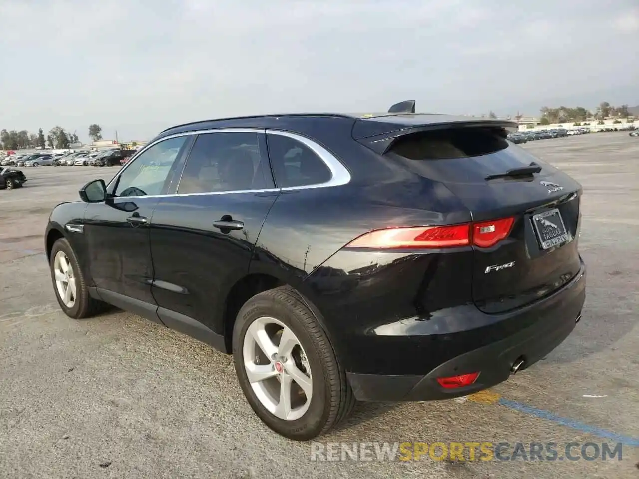 3 Фотография поврежденного автомобиля SADCJ2FX4KA395442 JAGUAR F-PACE 2019