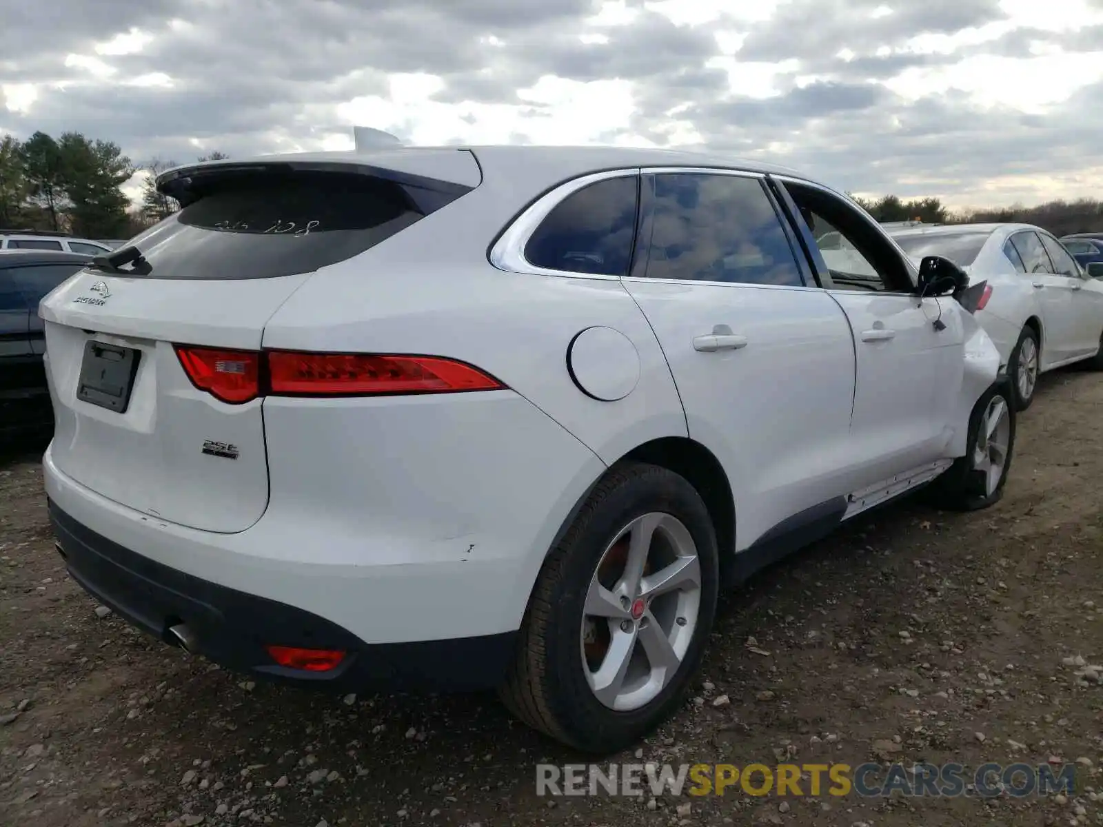 4 Фотография поврежденного автомобиля SADCJ2FX5KA399094 JAGUAR F-PACE 2019