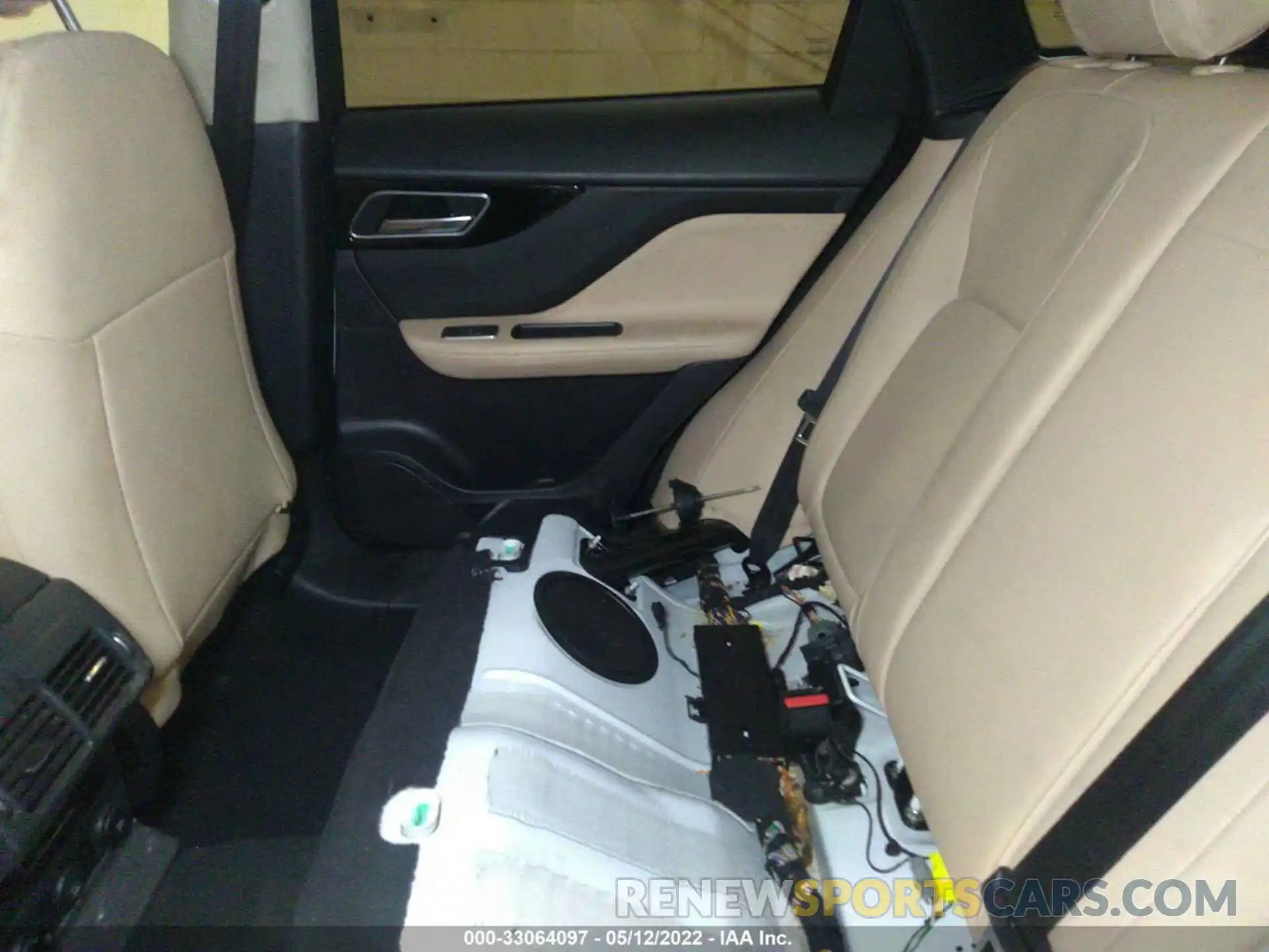 8 Photograph of a damaged car SADCJ2FX5KA609970 JAGUAR F-PACE 2019