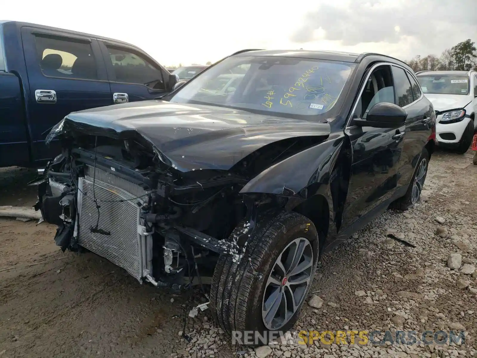 2 Фотография поврежденного автомобиля SADCJ2FX6KA368114 JAGUAR F-PACE 2019