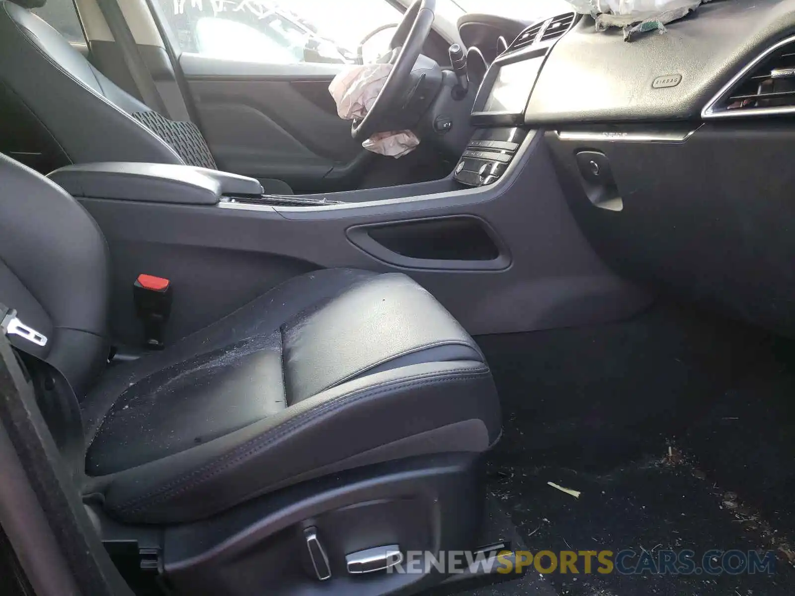 5 Photograph of a damaged car SADCJ2FX6KA395622 JAGUAR F-PACE 2019