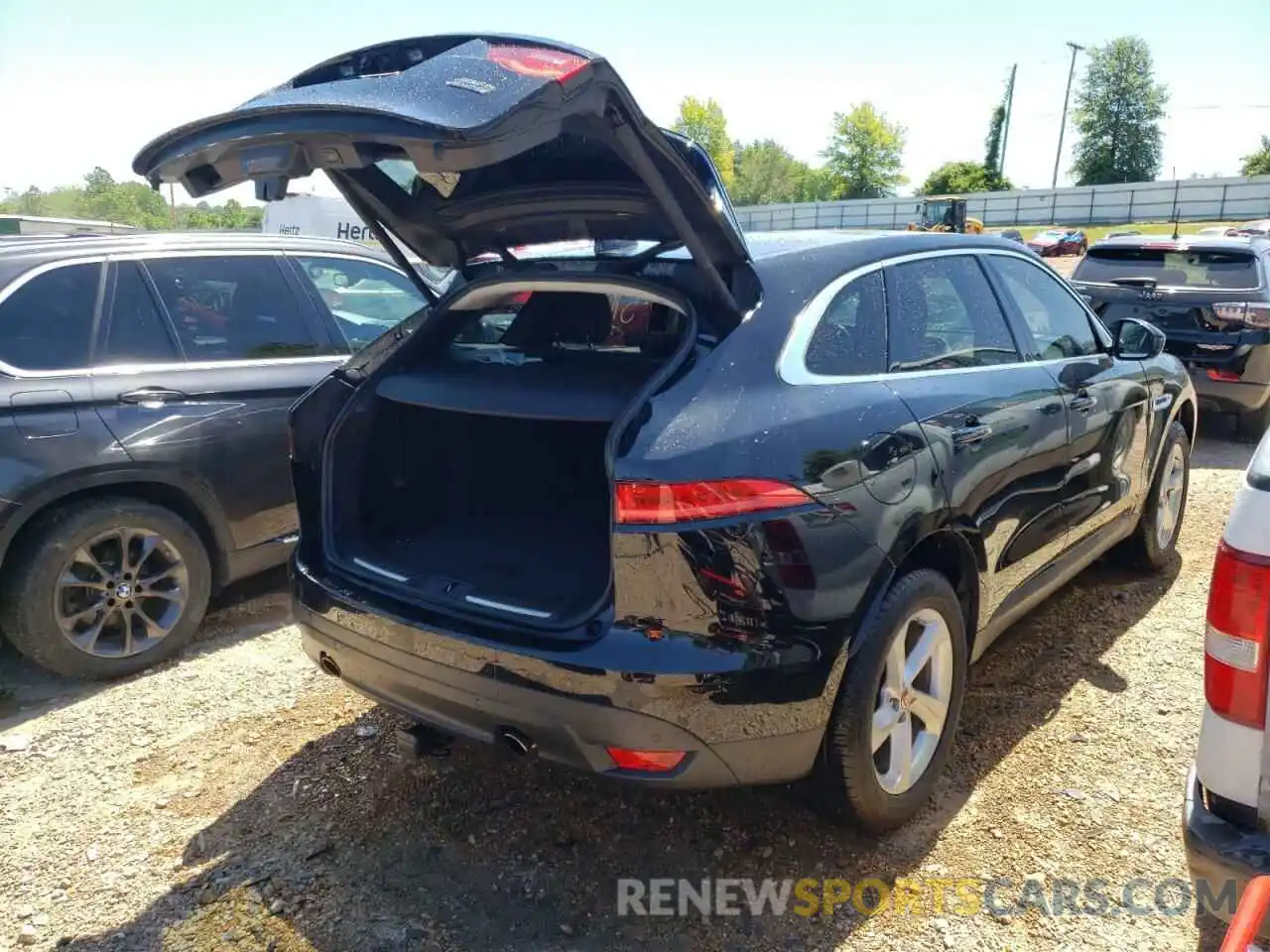 4 Фотография поврежденного автомобиля SADCJ2FX6KA399119 JAGUAR F-PACE 2019