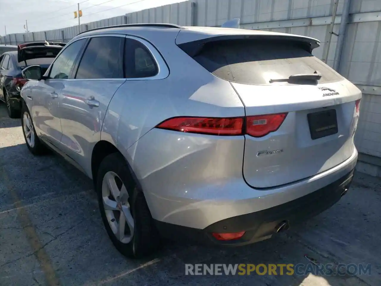 3 Photograph of a damaged car SADCJ2FX7KA365190 JAGUAR F-PACE 2019