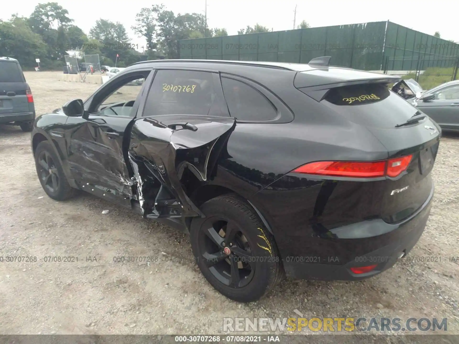 3 Фотография поврежденного автомобиля SADCJ2FX7KA366727 JAGUAR F-PACE 2019