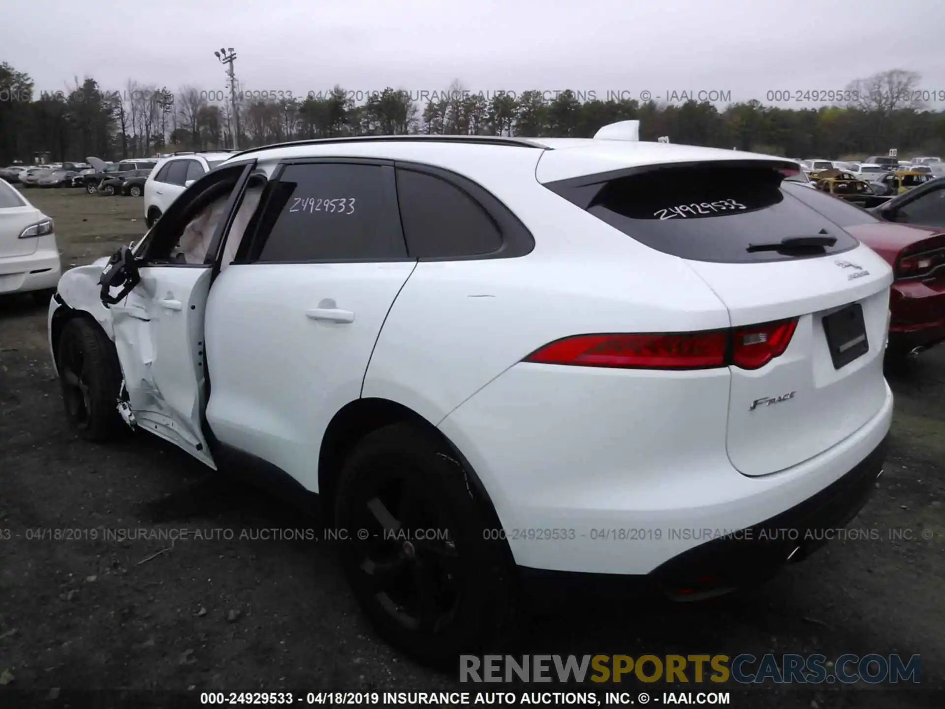 3 Фотография поврежденного автомобиля SADCJ2FX7KA393538 JAGUAR F-PACE 2019