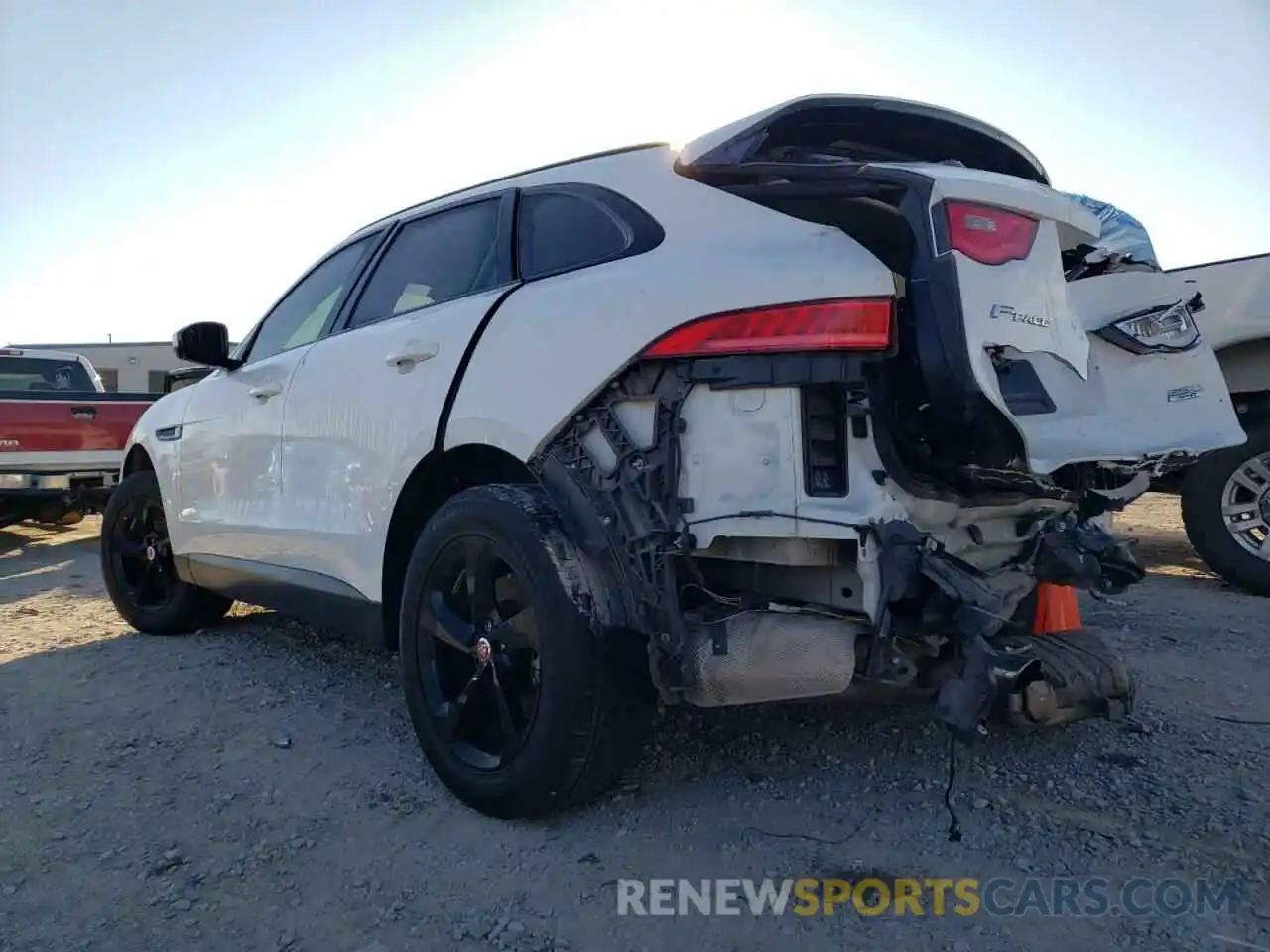 3 Photograph of a damaged car SADCJ2FX7KA393734 JAGUAR F-PACE 2019