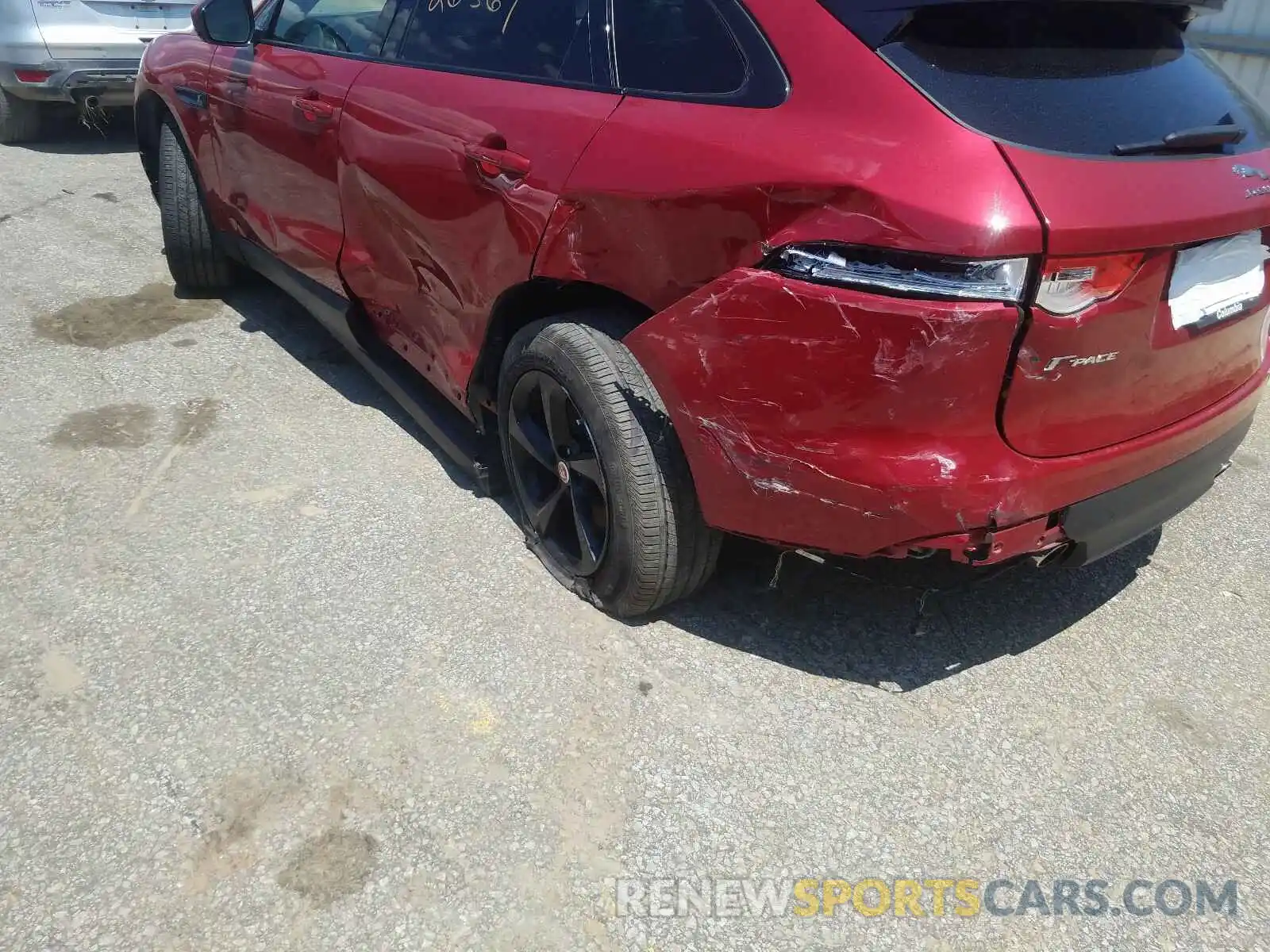 9 Photograph of a damaged car SADCJ2FX7KA395953 JAGUAR F-PACE 2019