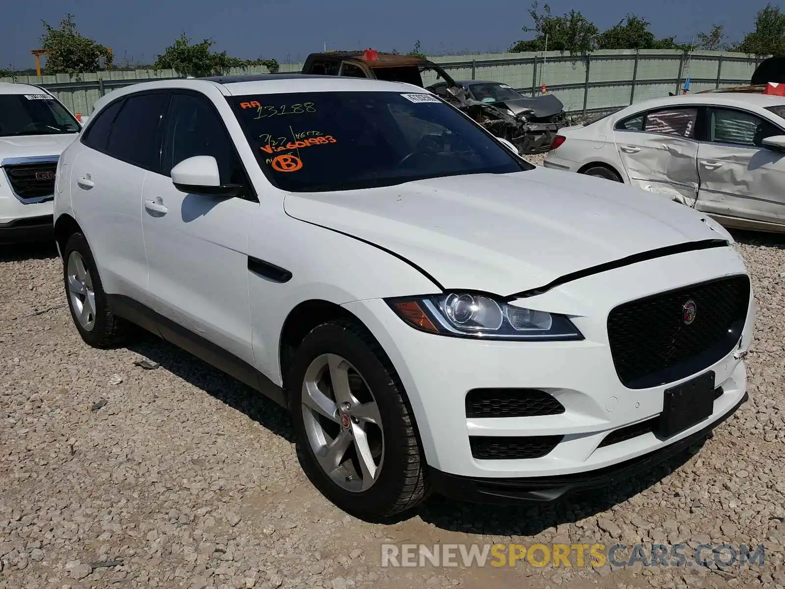 1 Фотография поврежденного автомобиля SADCJ2FX7KA601983 JAGUAR F-PACE 2019