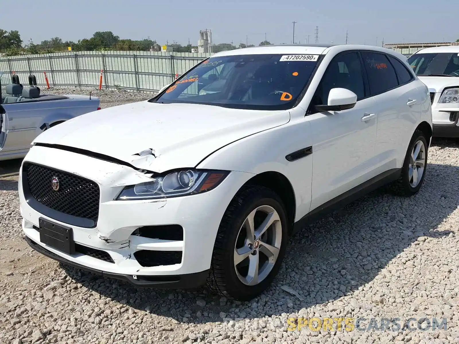 2 Фотография поврежденного автомобиля SADCJ2FX7KA601983 JAGUAR F-PACE 2019