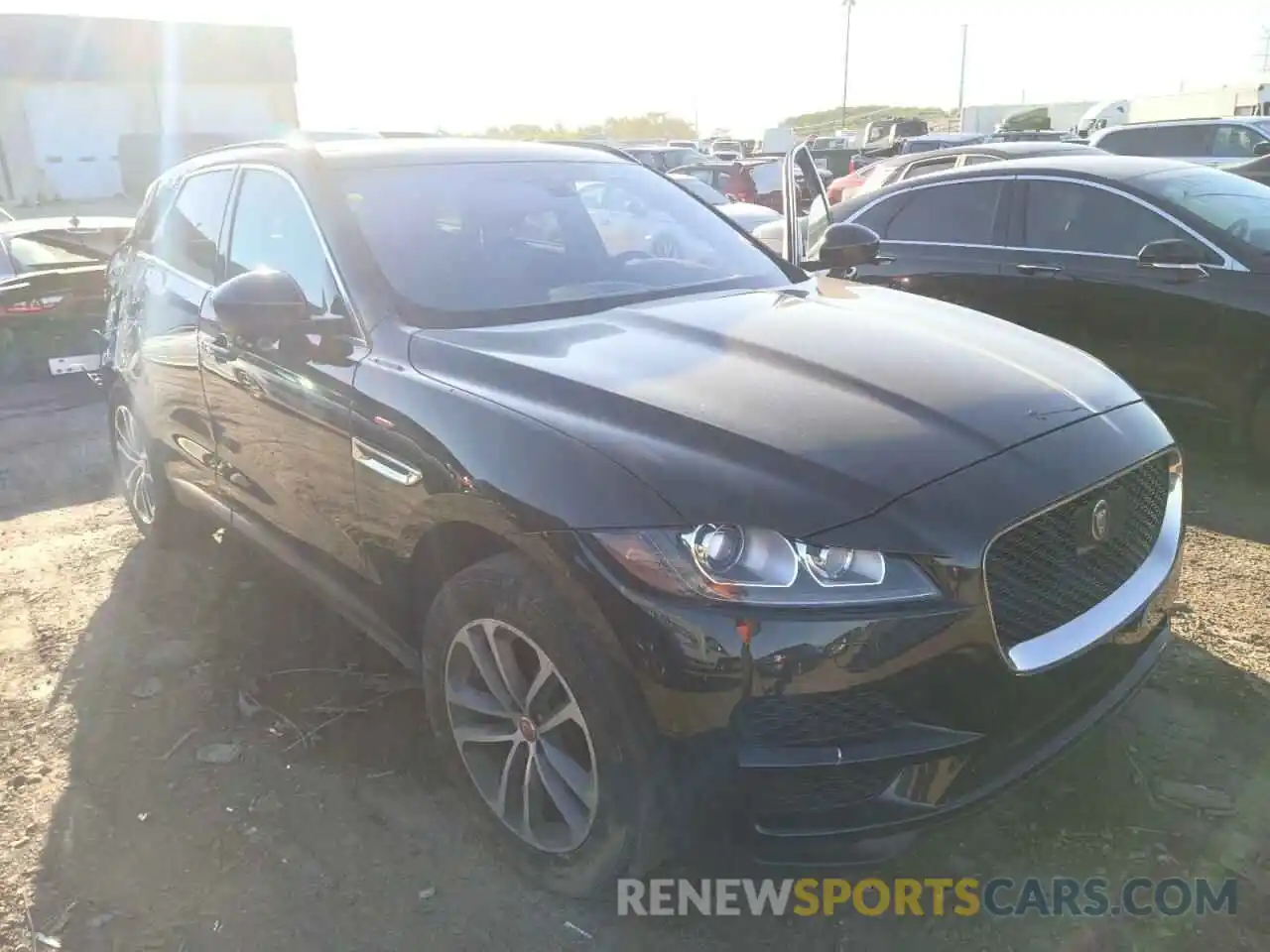 1 Фотография поврежденного автомобиля SADCJ2FX8KA395976 JAGUAR F-PACE 2019