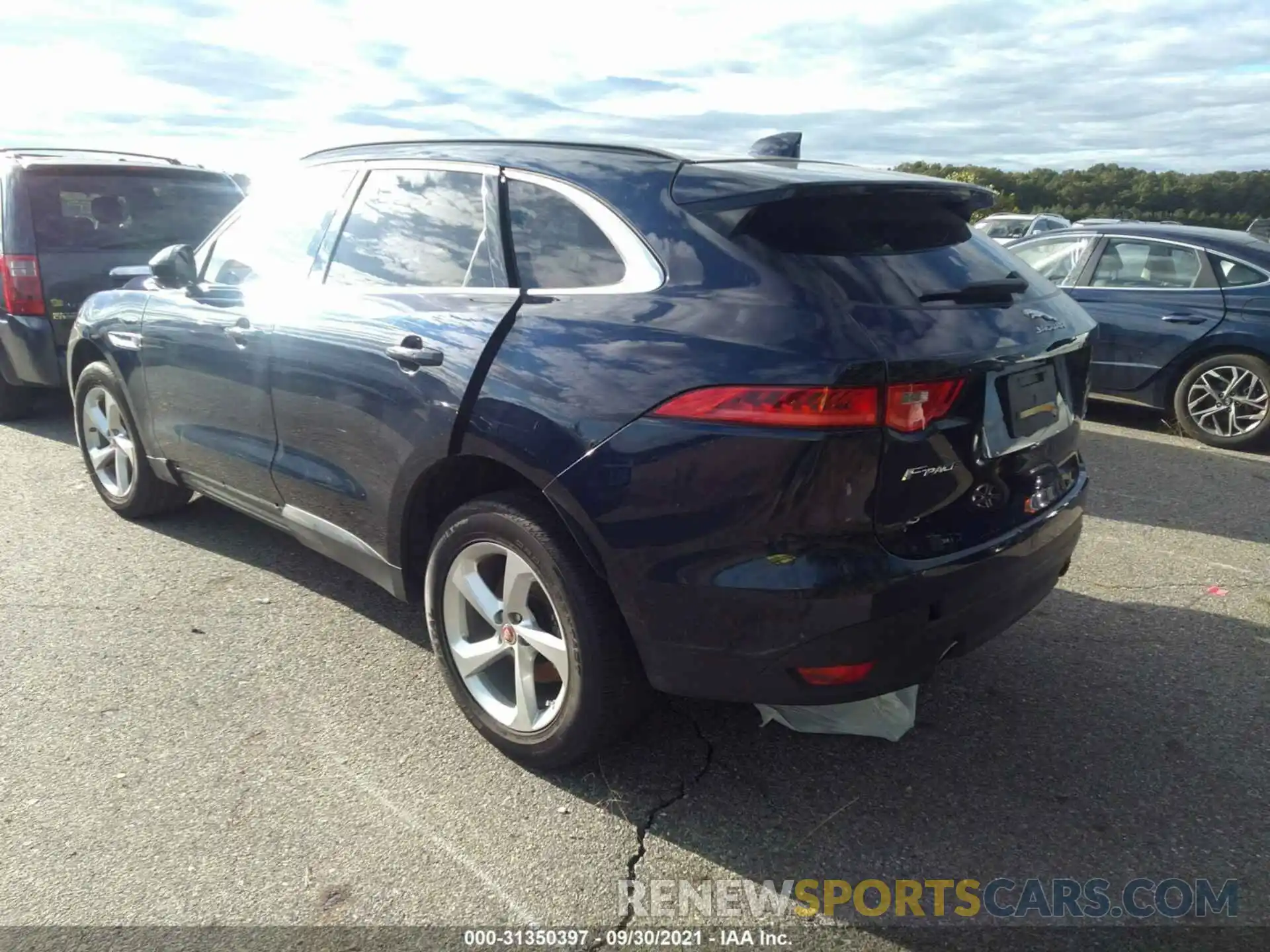 3 Фотография поврежденного автомобиля SADCJ2FX9KA600950 JAGUAR F-PACE 2019