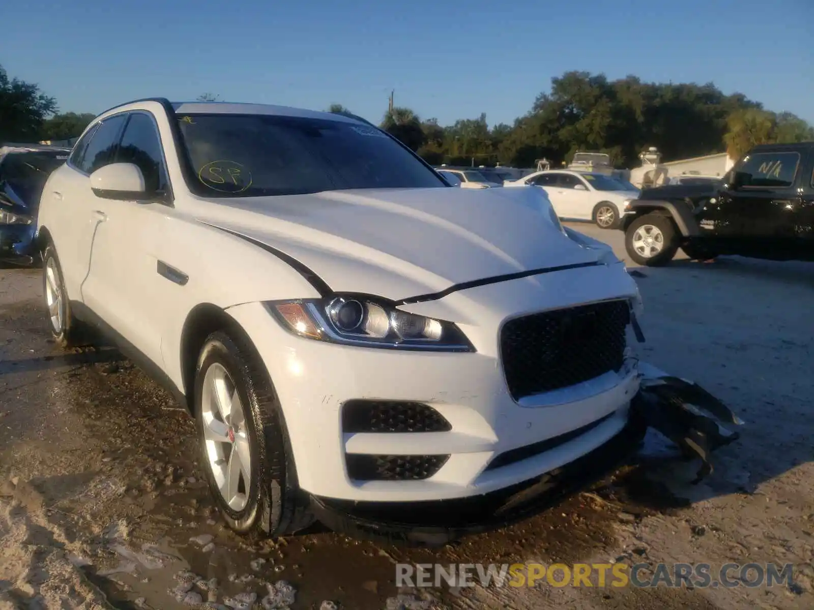 1 Photograph of a damaged car SADCJ2FXXKA358735 JAGUAR F-PACE 2019