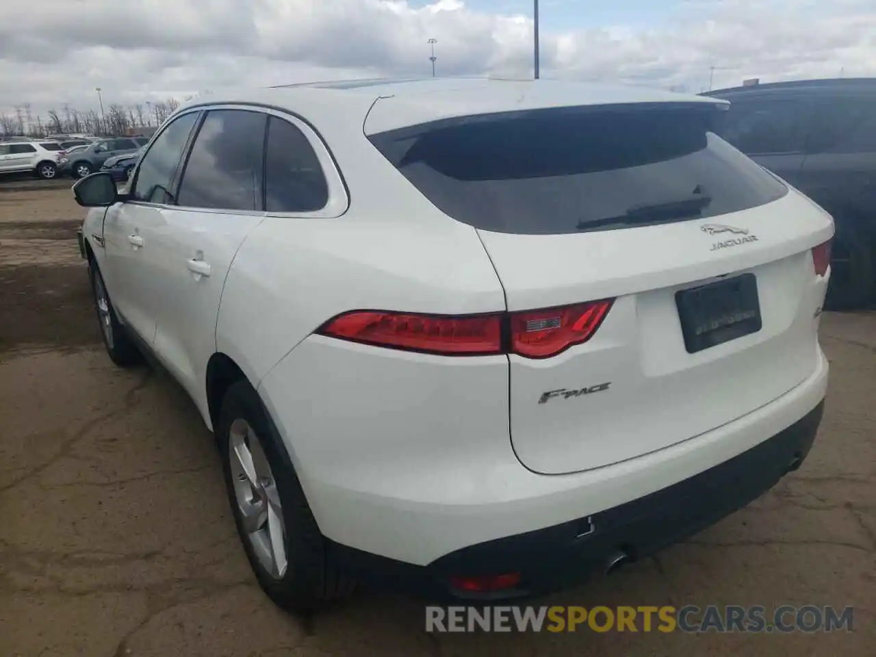 3 Фотография поврежденного автомобиля SADCJ2FXXKA359965 JAGUAR F-PACE 2019