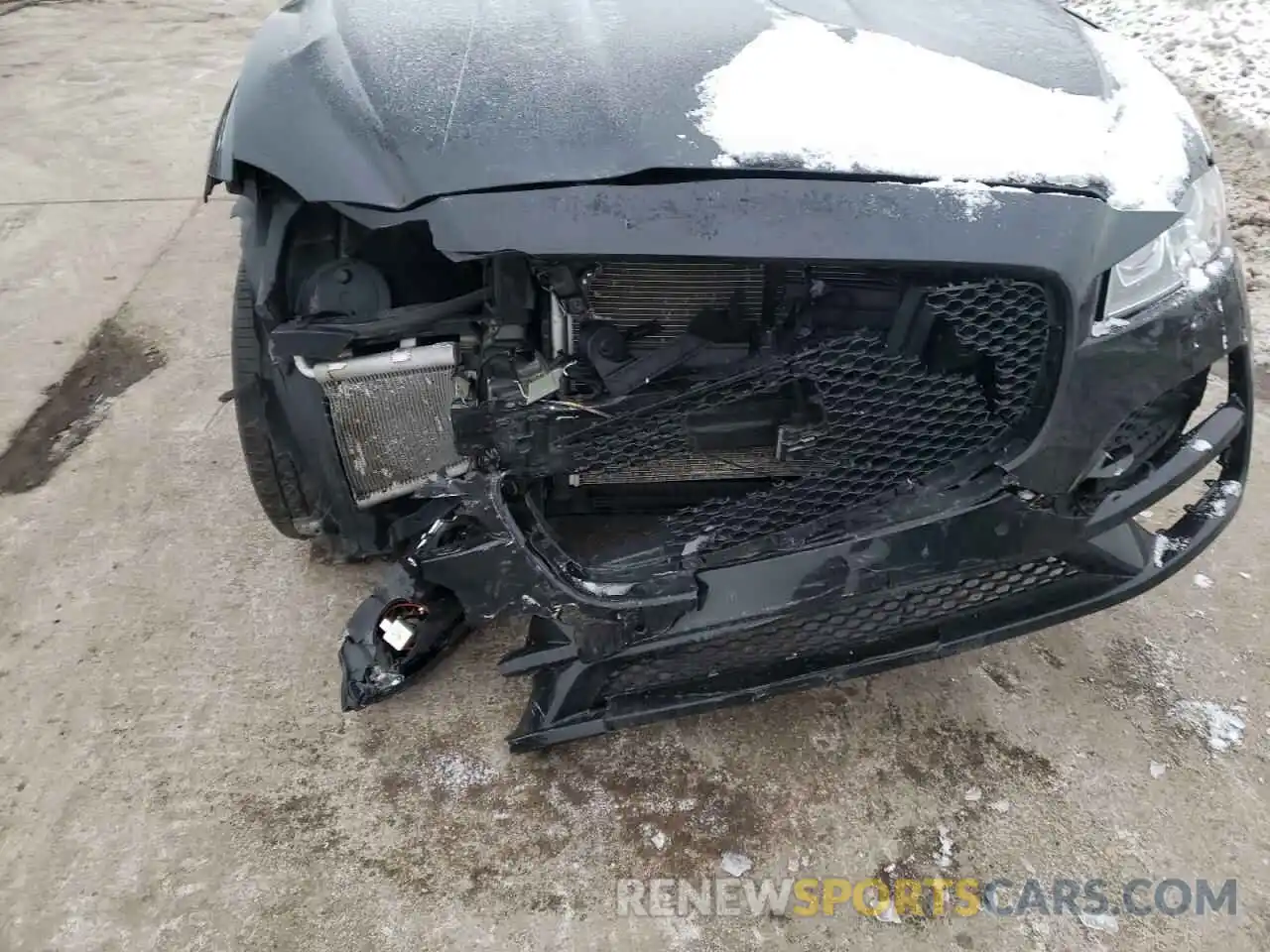 9 Photograph of a damaged car SADCJ2FXXKA365684 JAGUAR F-PACE 2019