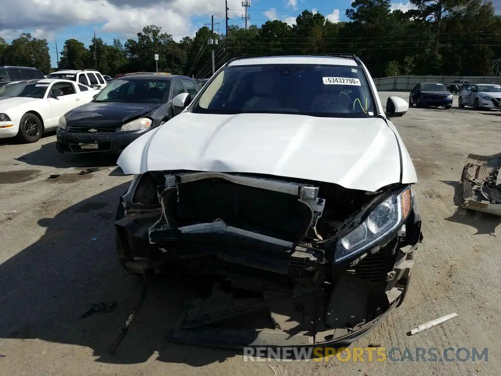 10 Photograph of a damaged car SADCJ2FXXKA393792 JAGUAR F-PACE 2019