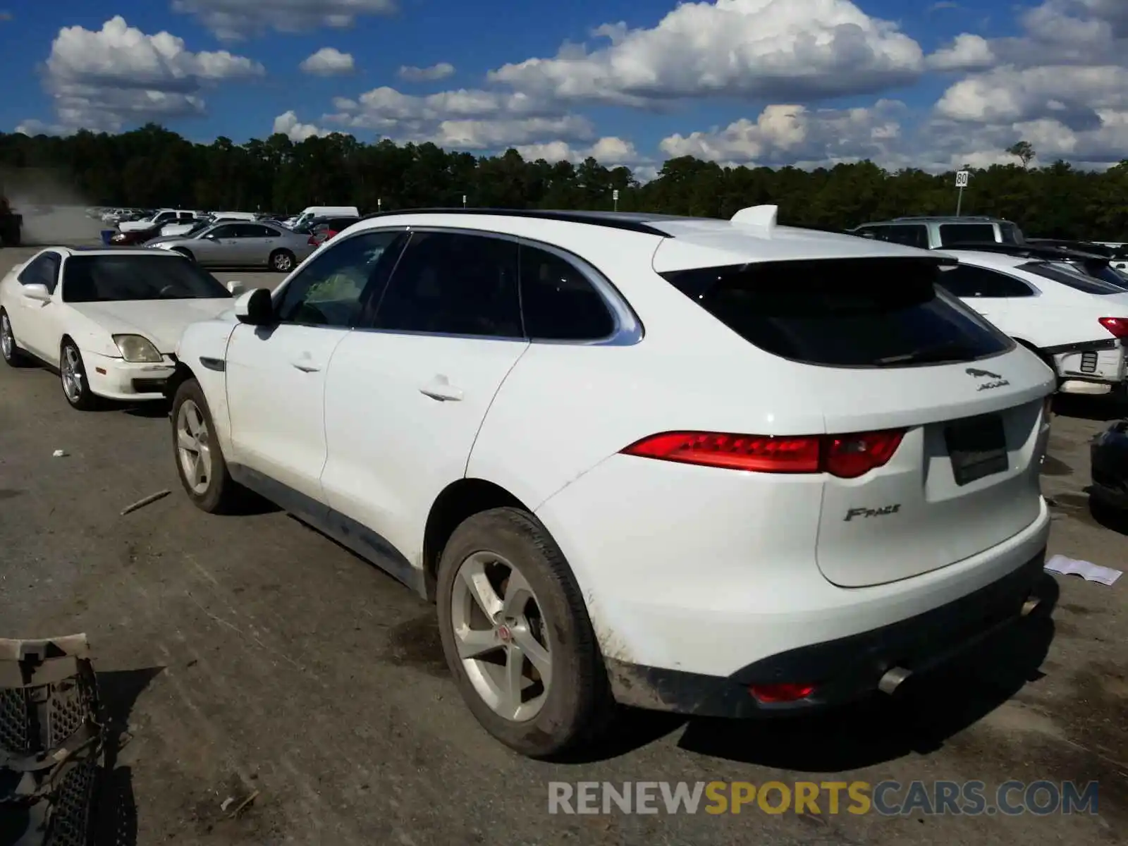 3 Фотография поврежденного автомобиля SADCJ2FXXKA393792 JAGUAR F-PACE 2019