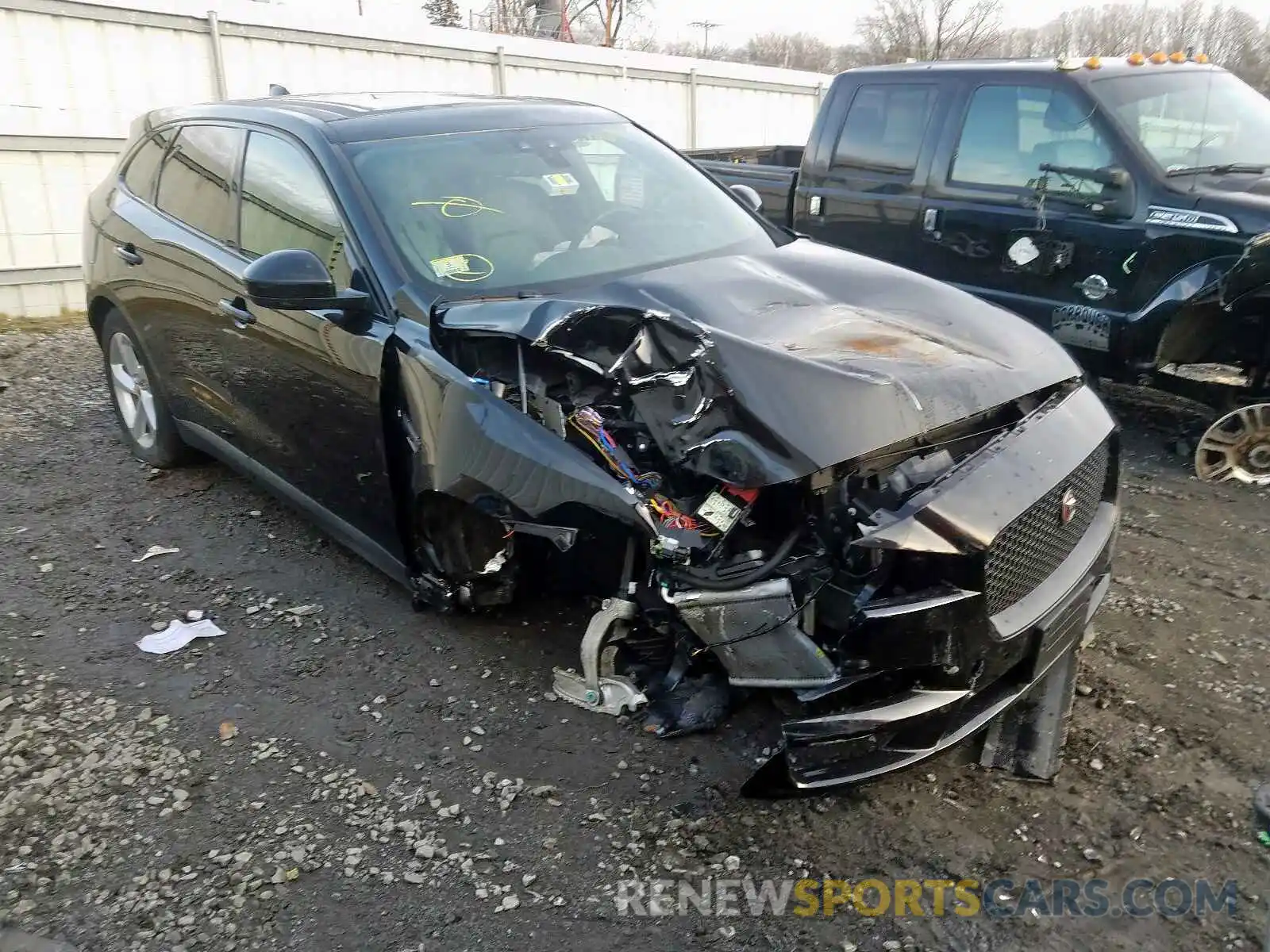 1 Photograph of a damaged car SADCJ2FXXKA601735 JAGUAR F-PACE 2019