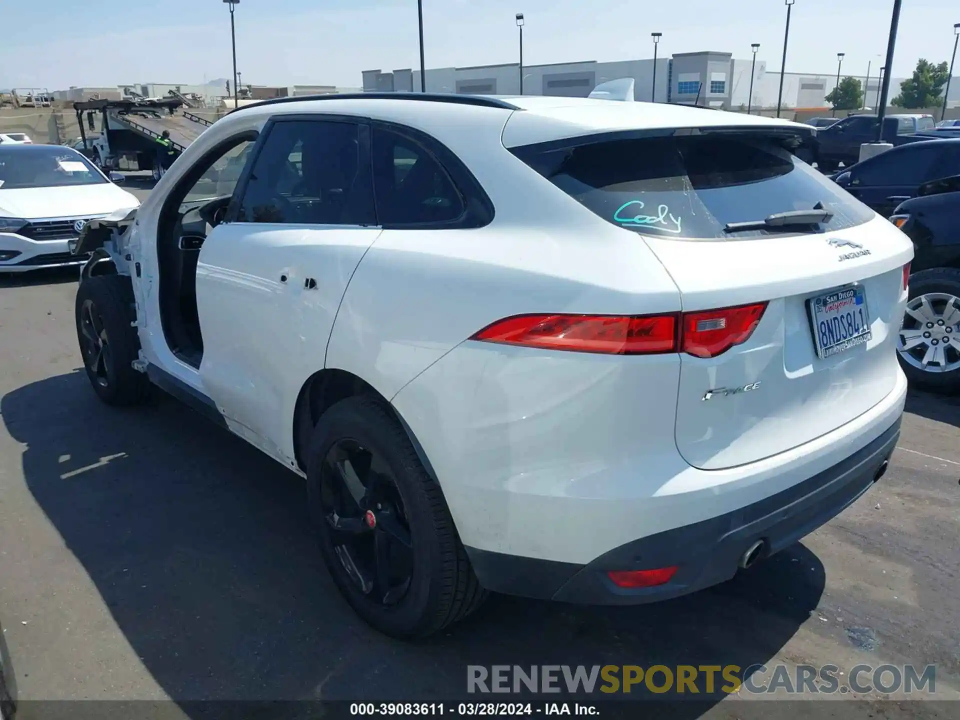 3 Фотография поврежденного автомобиля SADCJ2GX2KA368559 JAGUAR F-PACE 2019