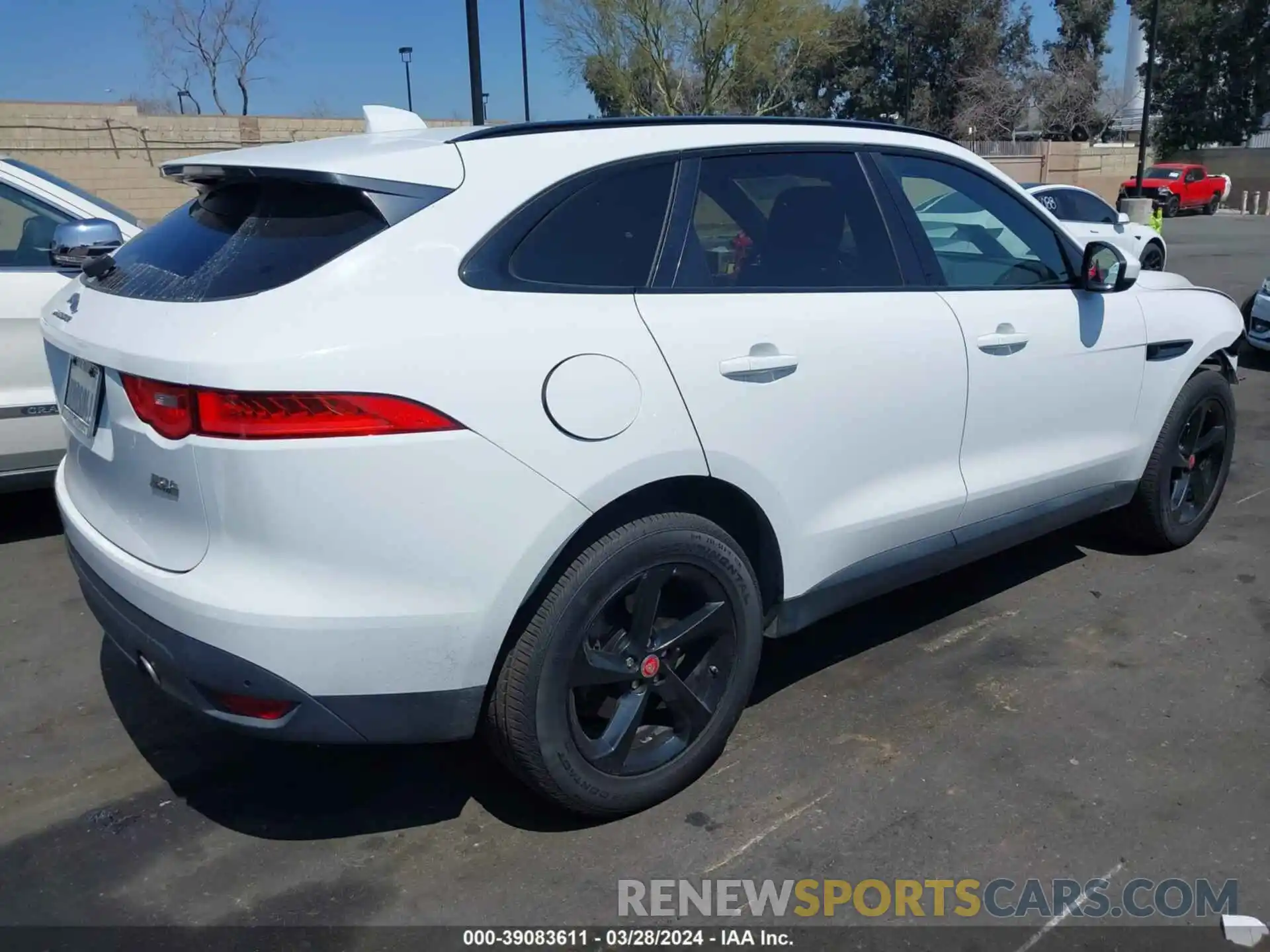 4 Фотография поврежденного автомобиля SADCJ2GX2KA368559 JAGUAR F-PACE 2019