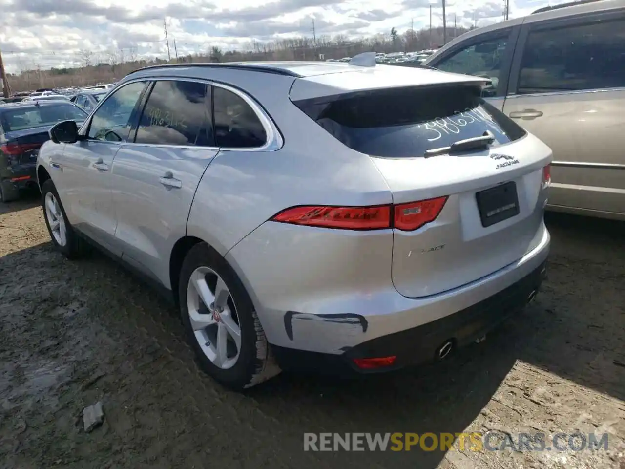 3 Фотография поврежденного автомобиля SADCJ2GX7KA395384 JAGUAR F-PACE 2019