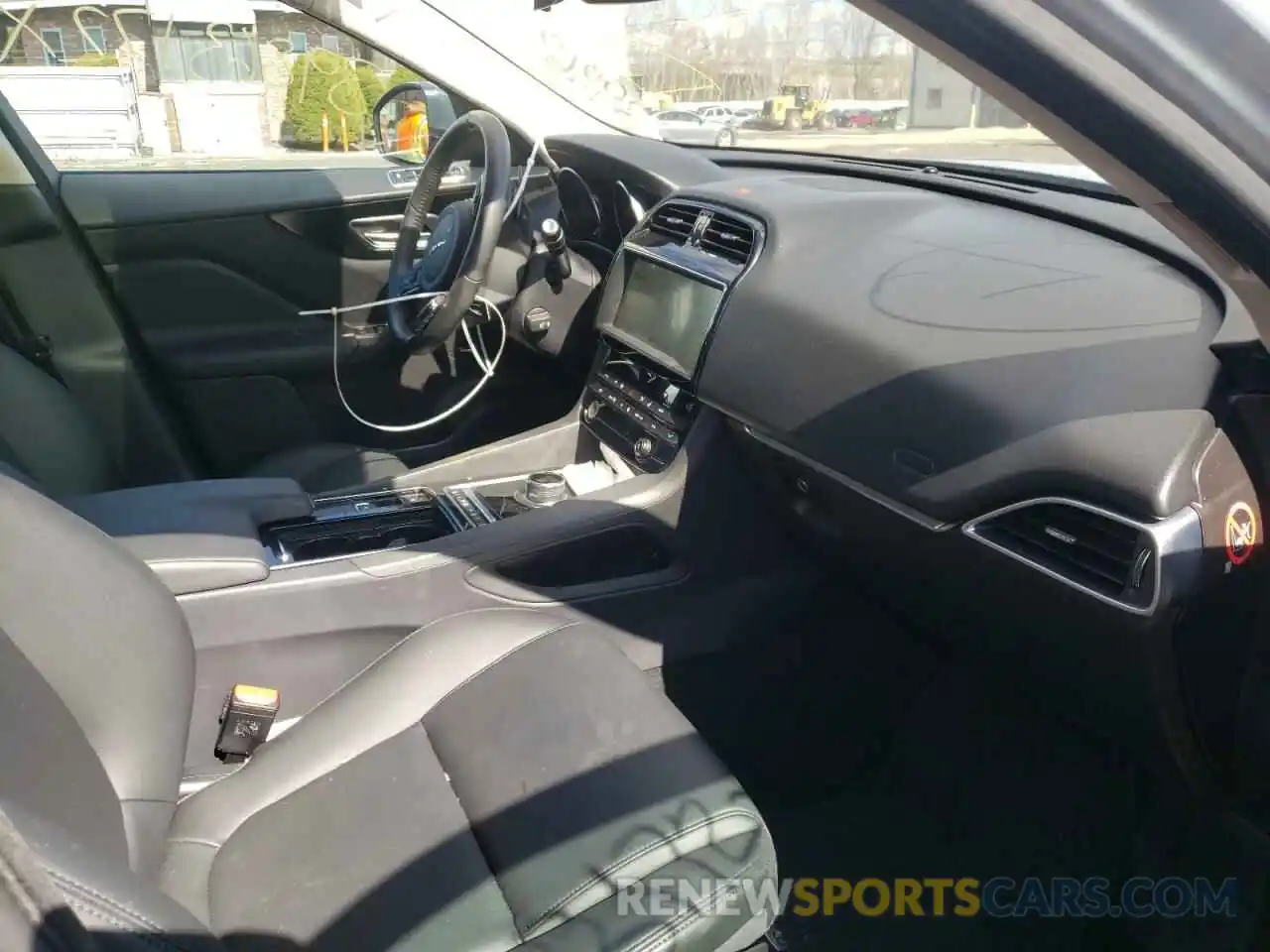 5 Photograph of a damaged car SADCJ2GX7KA395384 JAGUAR F-PACE 2019